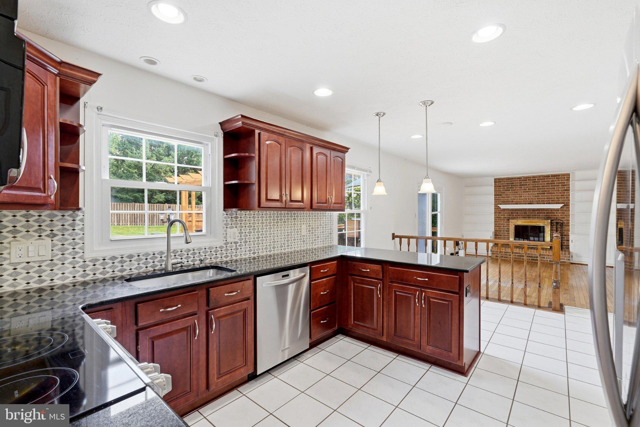 102 N LAURA ANNE DRIVE