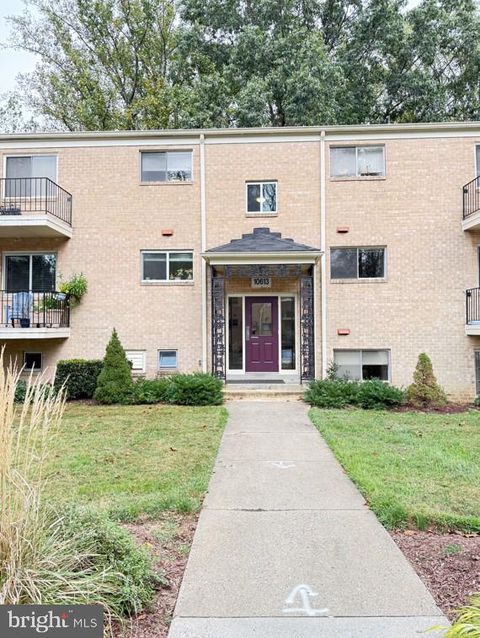 Photo of 10613 Montrose Avenue, BETHESDA, MD 20814 (MLS # MDMC2205082)