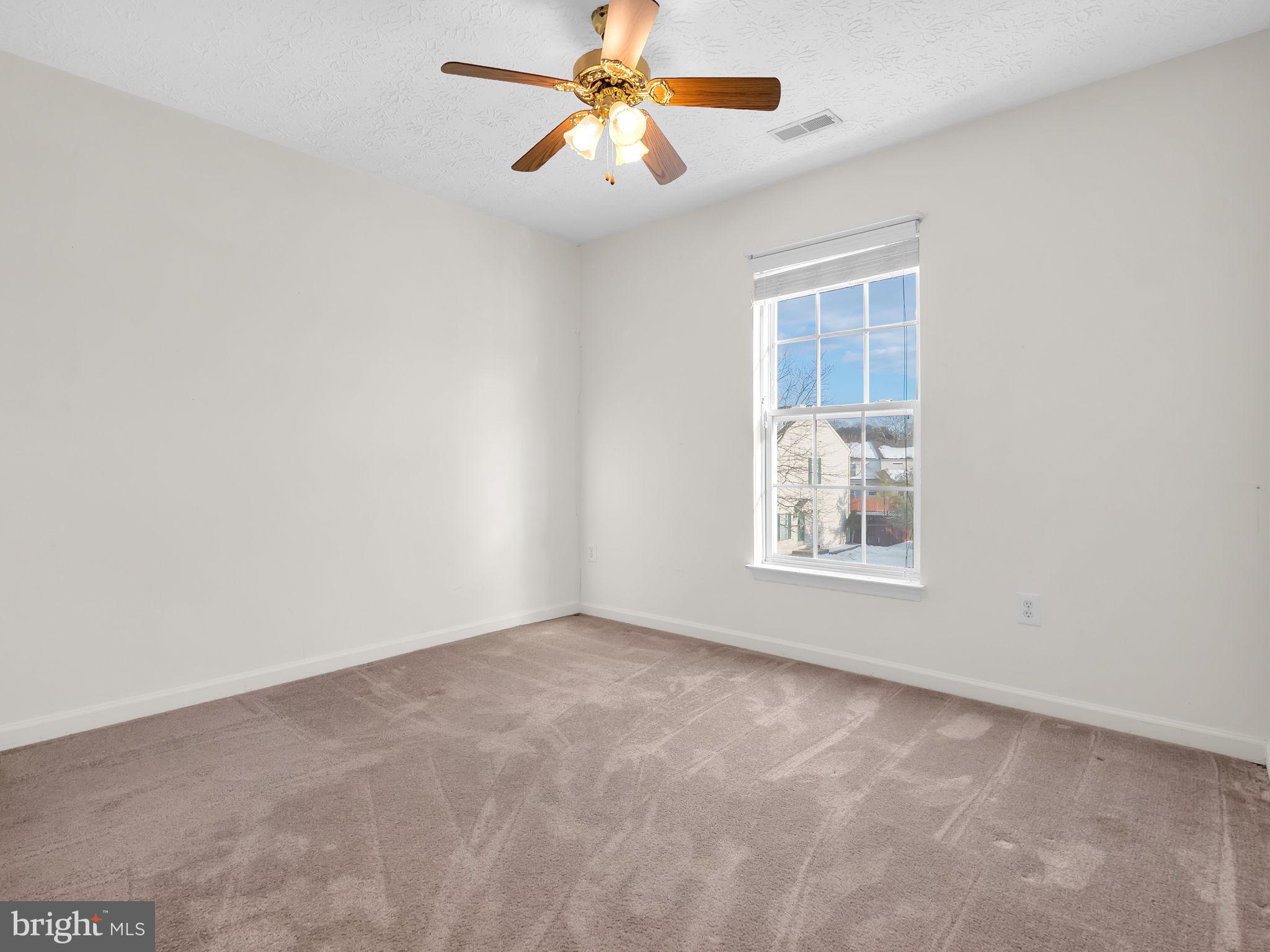 SEVEN OAKS - Residential