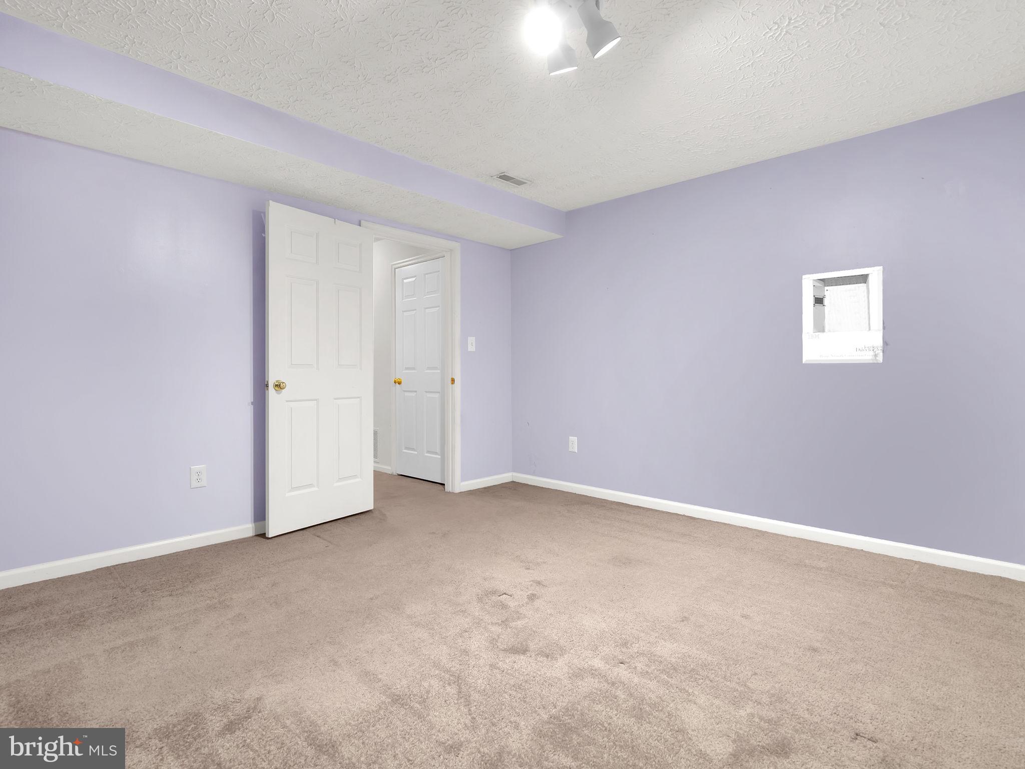 SEVEN OAKS - Residential