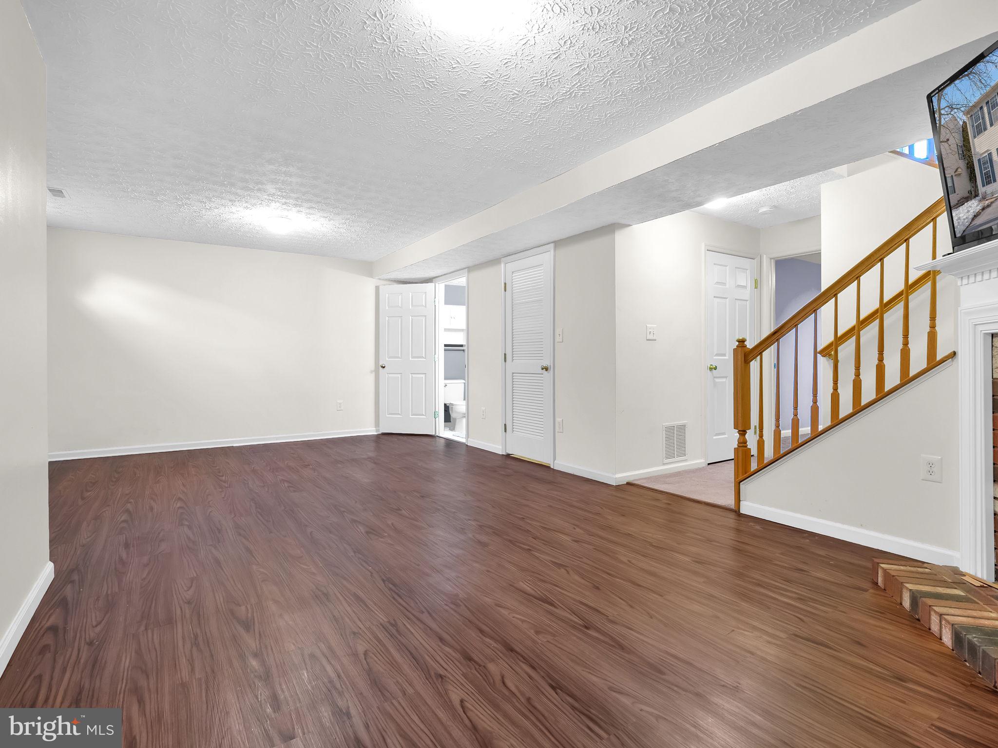 SEVEN OAKS - Residential