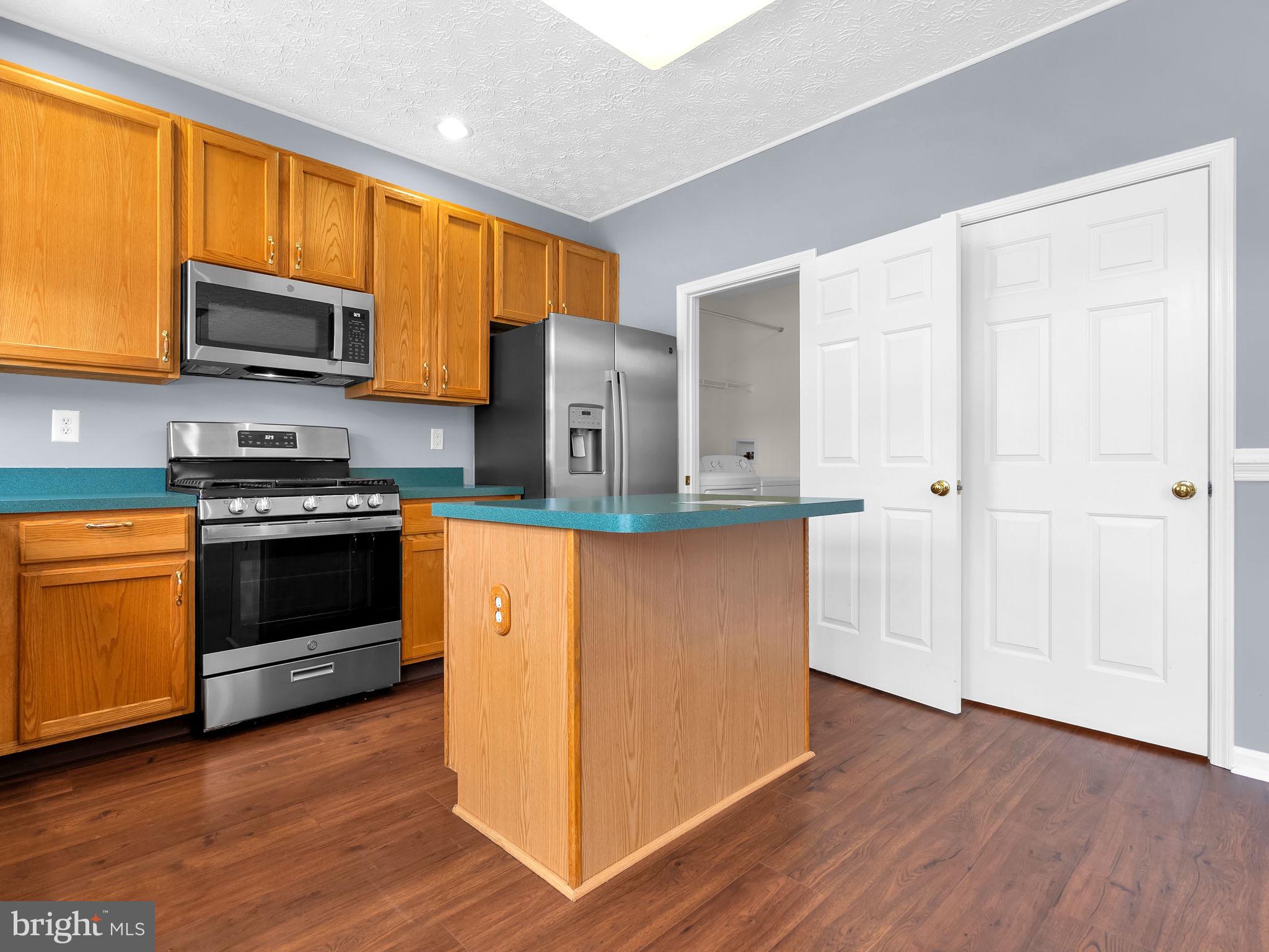 SEVEN OAKS - Residential