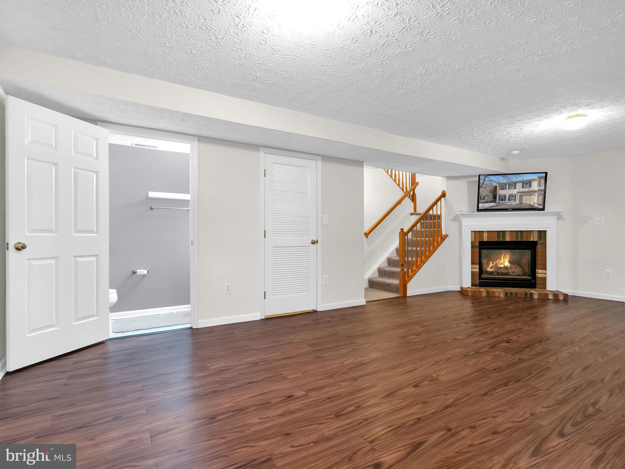 SEVEN OAKS - Residential