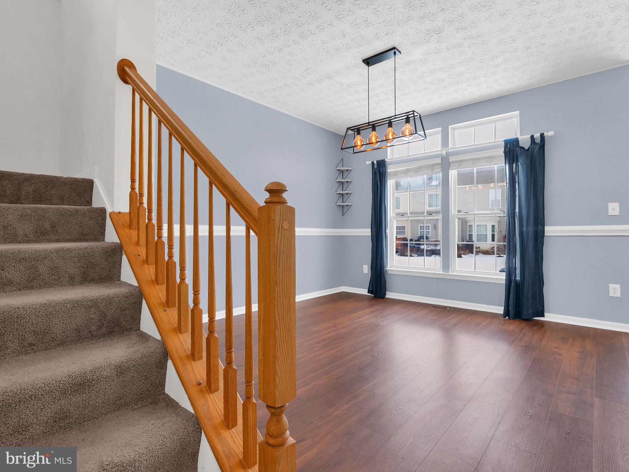 SEVEN OAKS - Residential