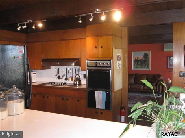 OLD MILL WOODS - Residential