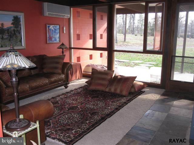OLD MILL WOODS - Residential