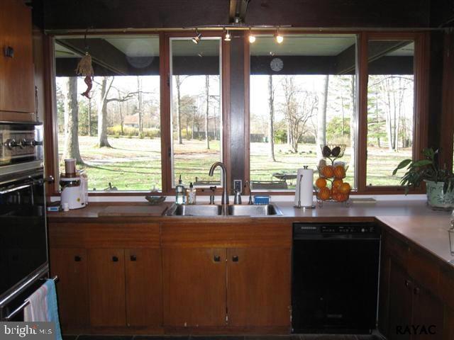 OLD MILL WOODS - Residential