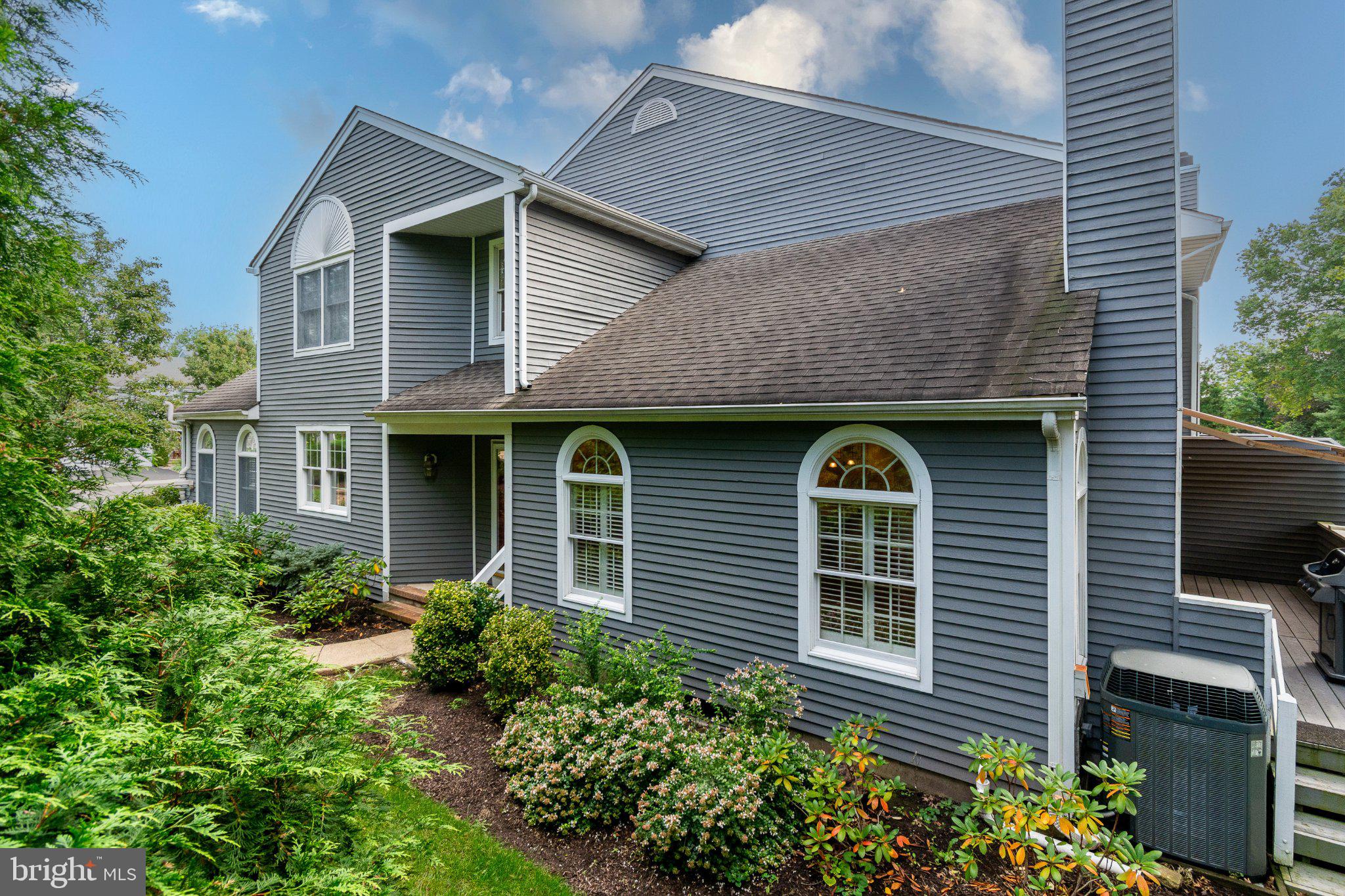 142 SUMMERHILL COURT