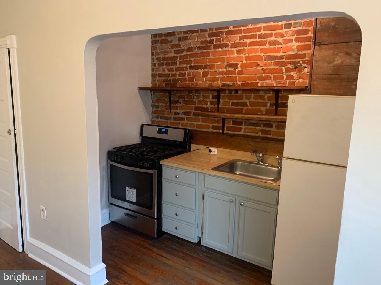 TROLLEY SQUARE - Residential Lease