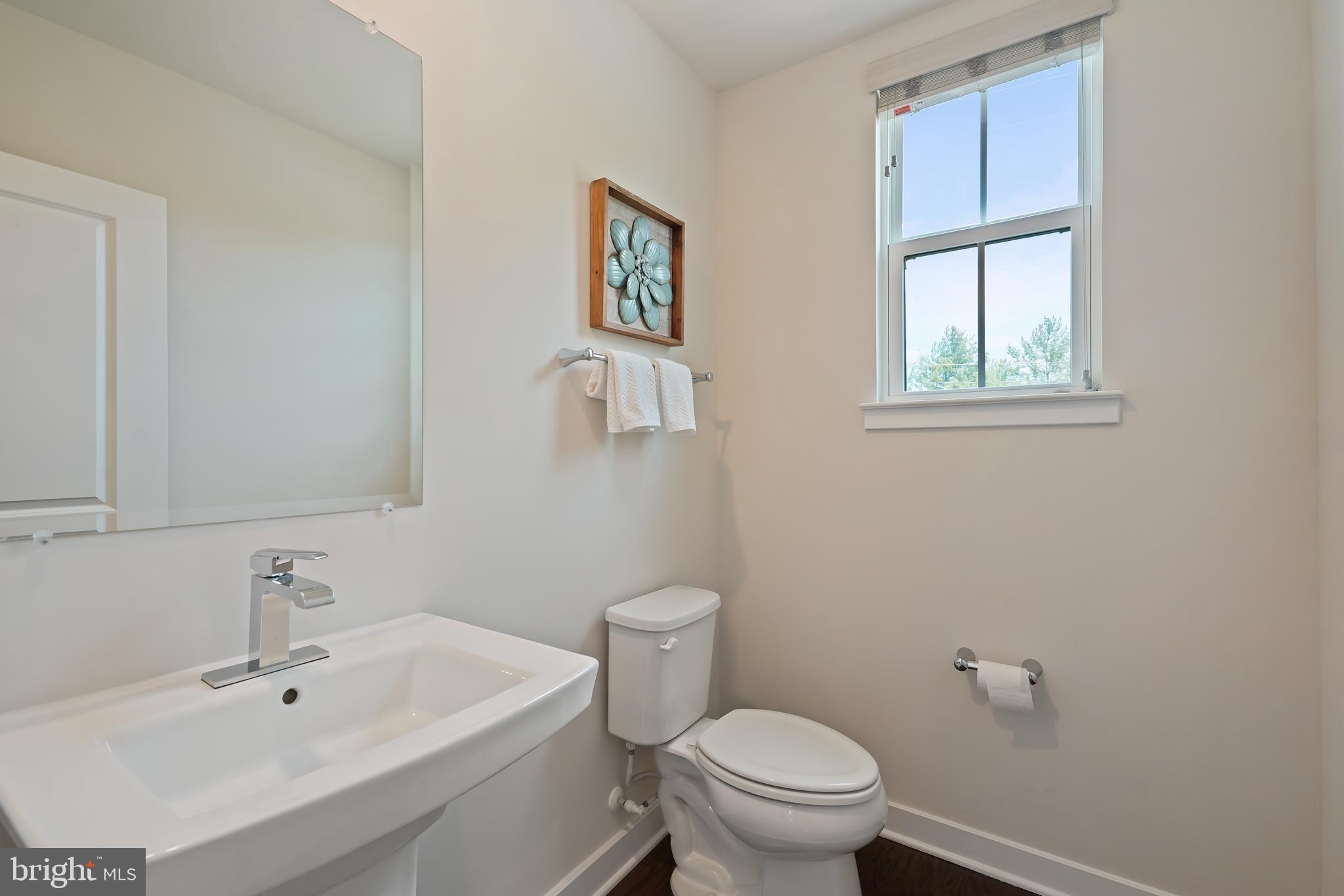 METRO ROW - Residential