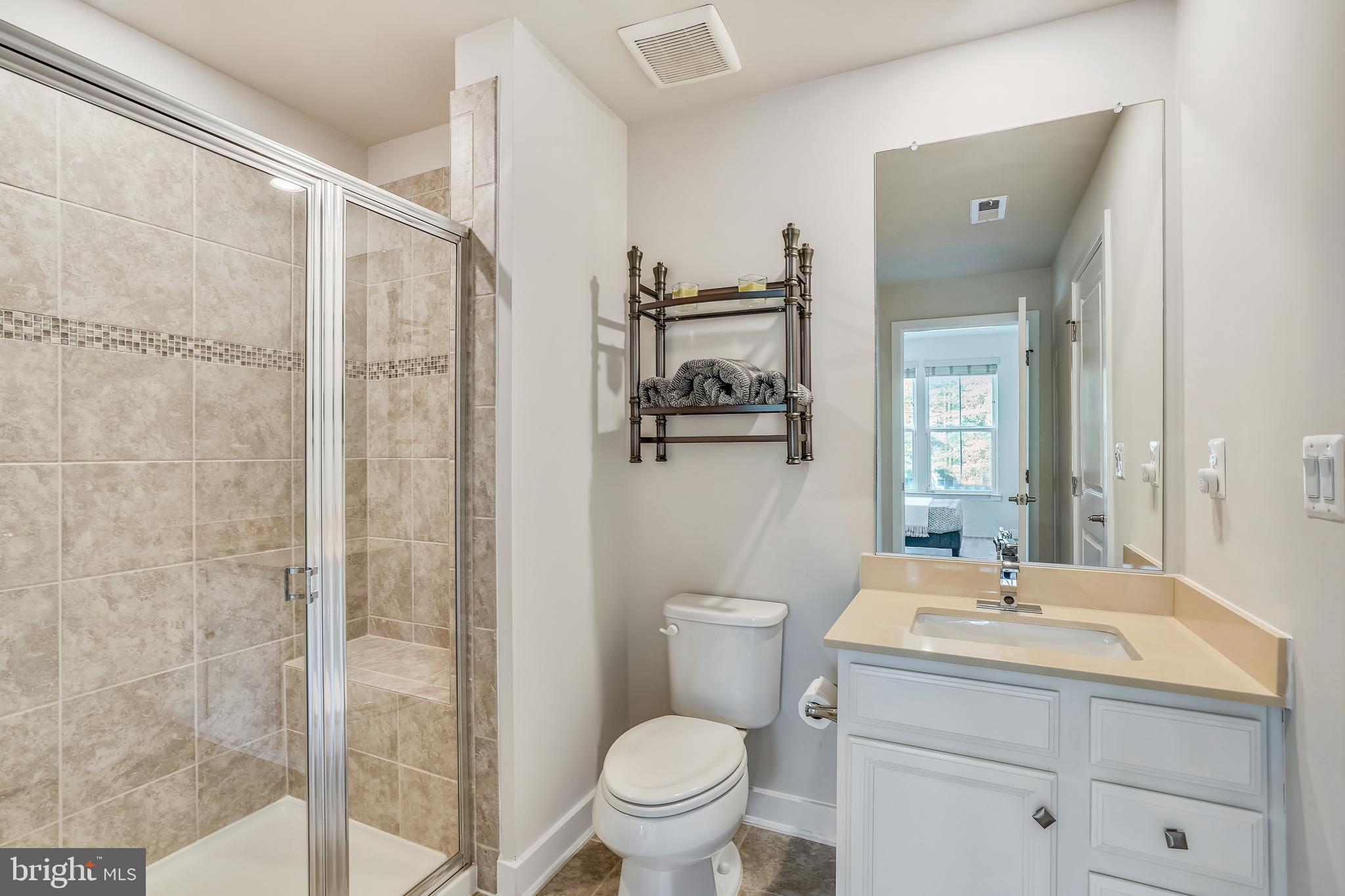 METRO ROW - Residential