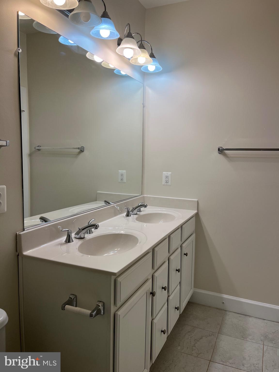 HAYMARKET CROSSING - Residential Lease