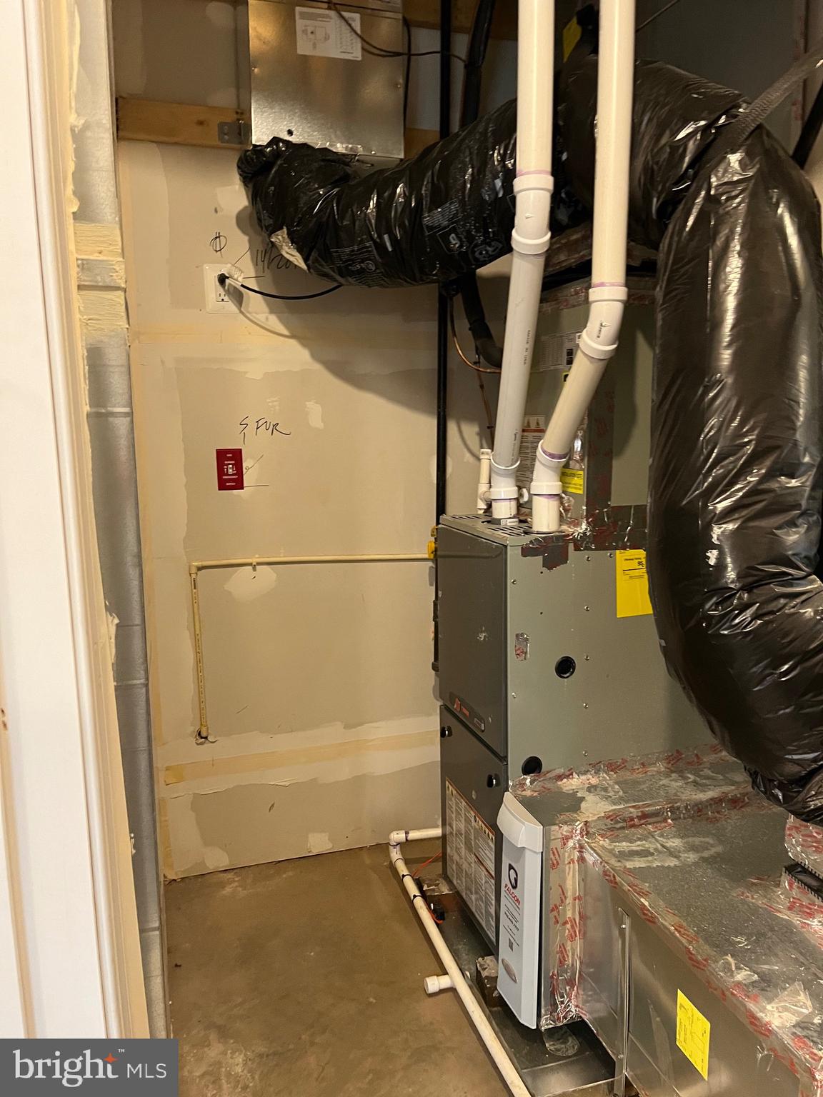 HAYMARKET CROSSING - Residential Lease