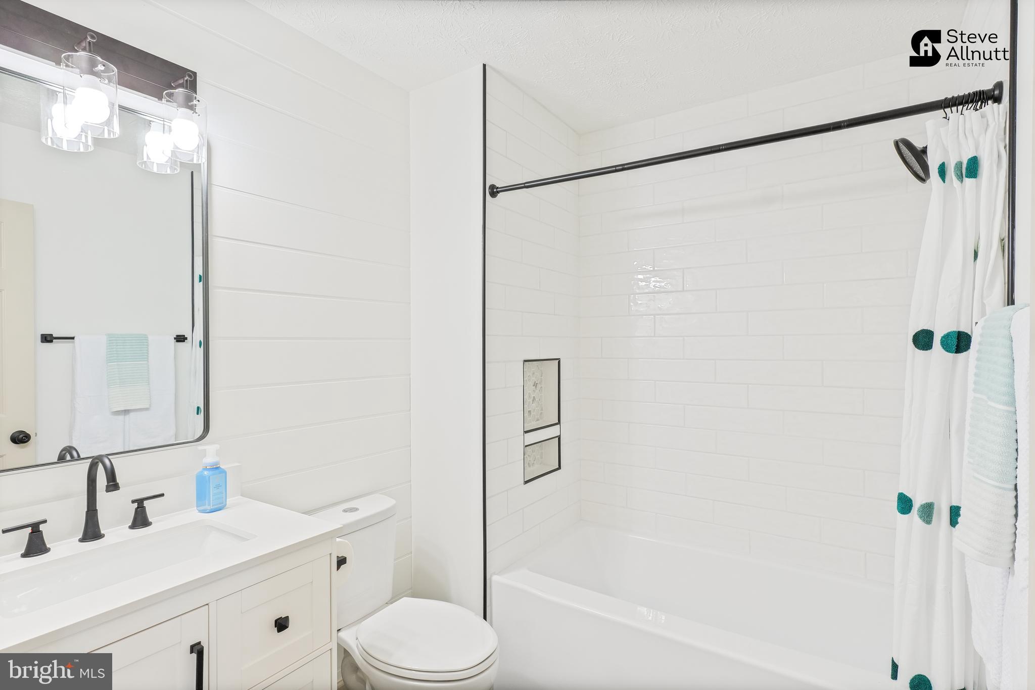 PLEASANT CHASE - Residential