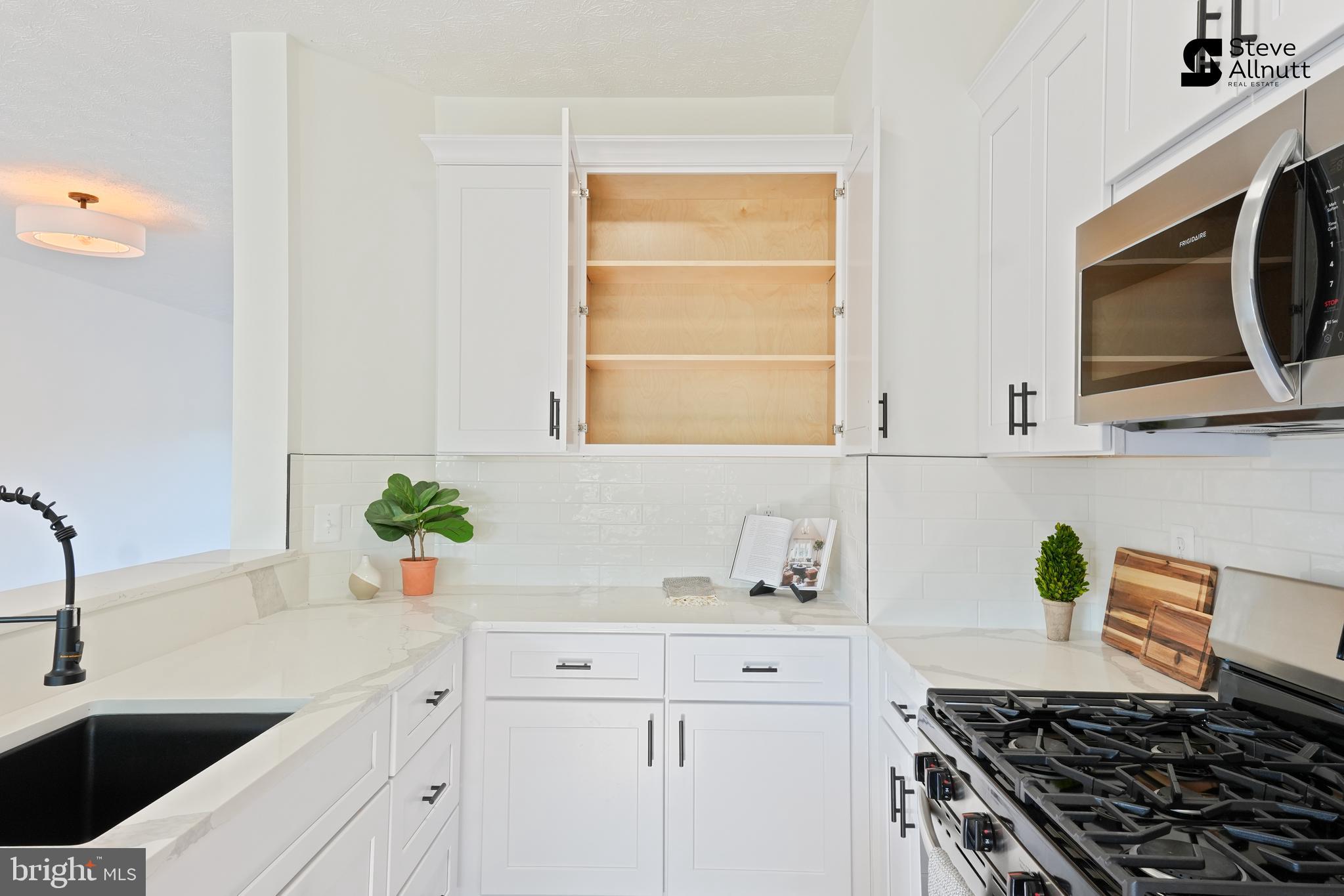 PLEASANT CHASE - Residential