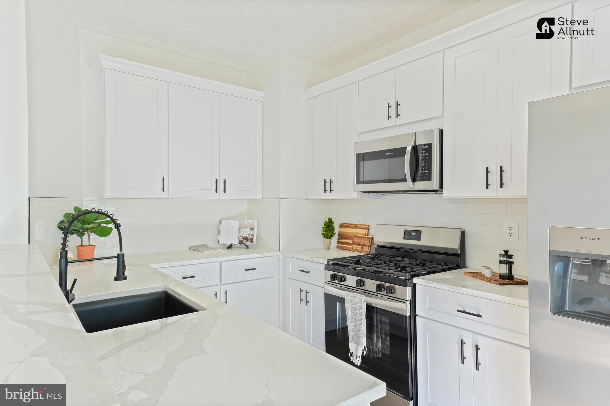 PLEASANT CHASE - Residential