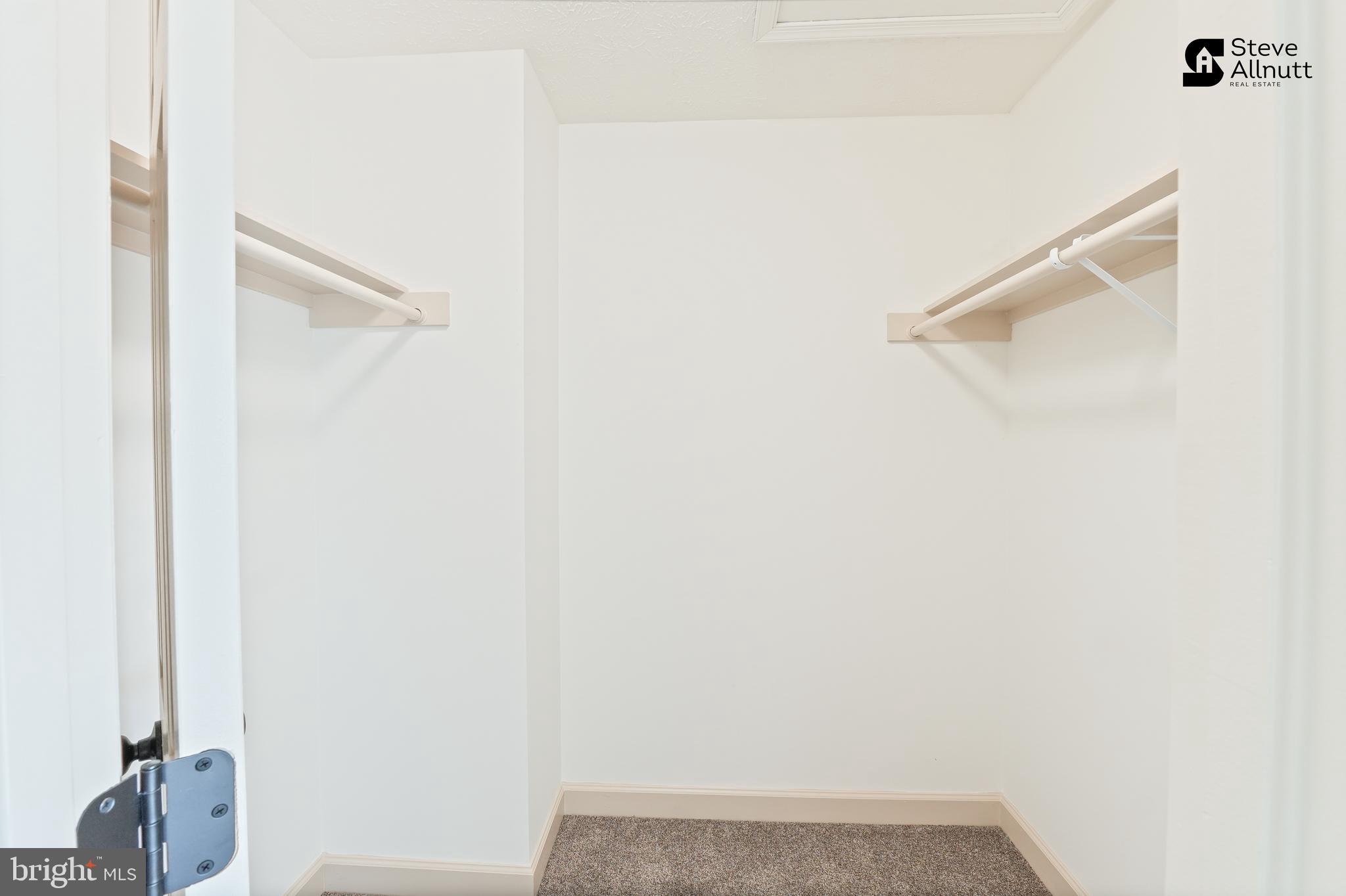 PLEASANT CHASE - Residential