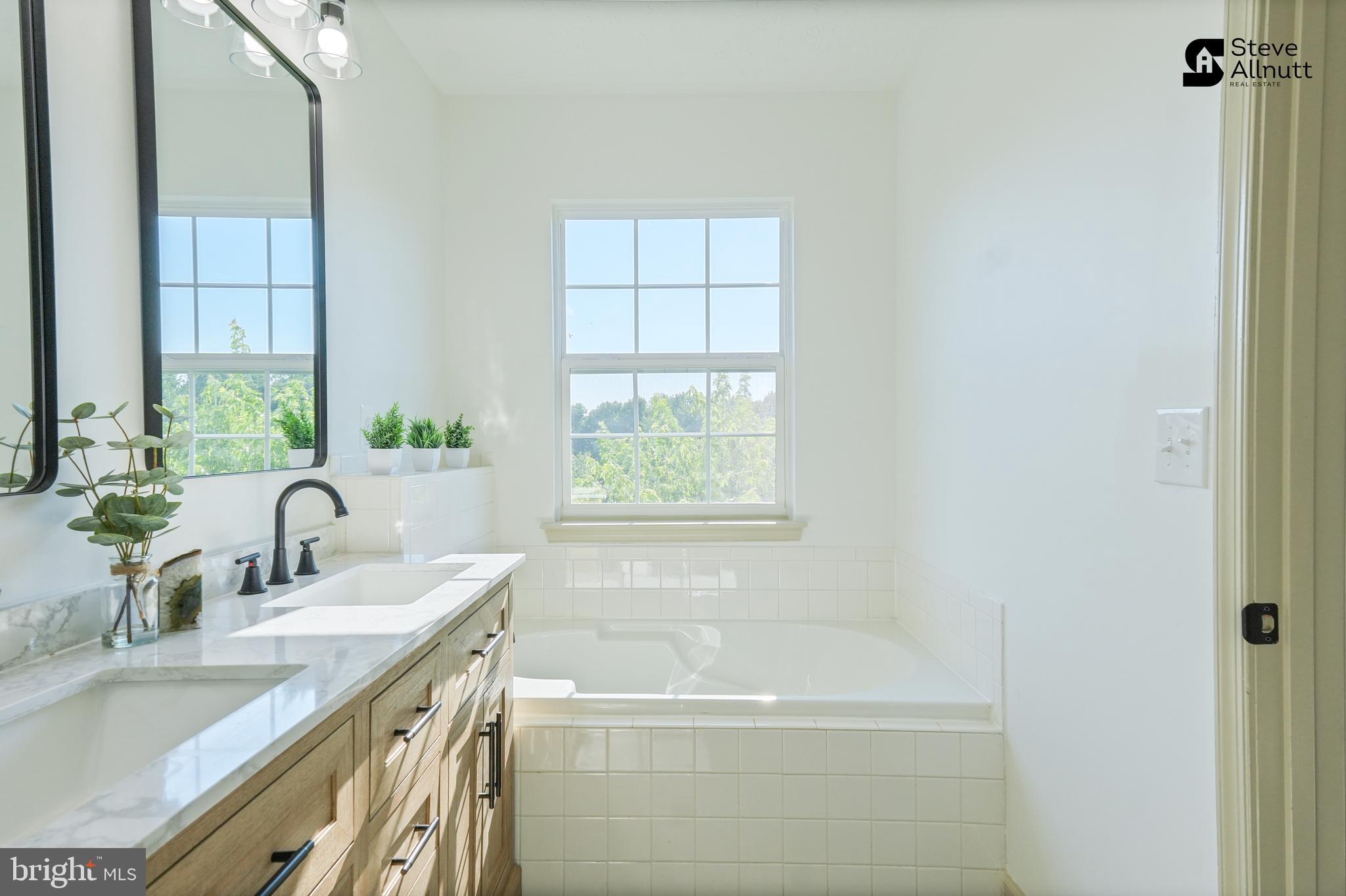 PLEASANT CHASE - Residential