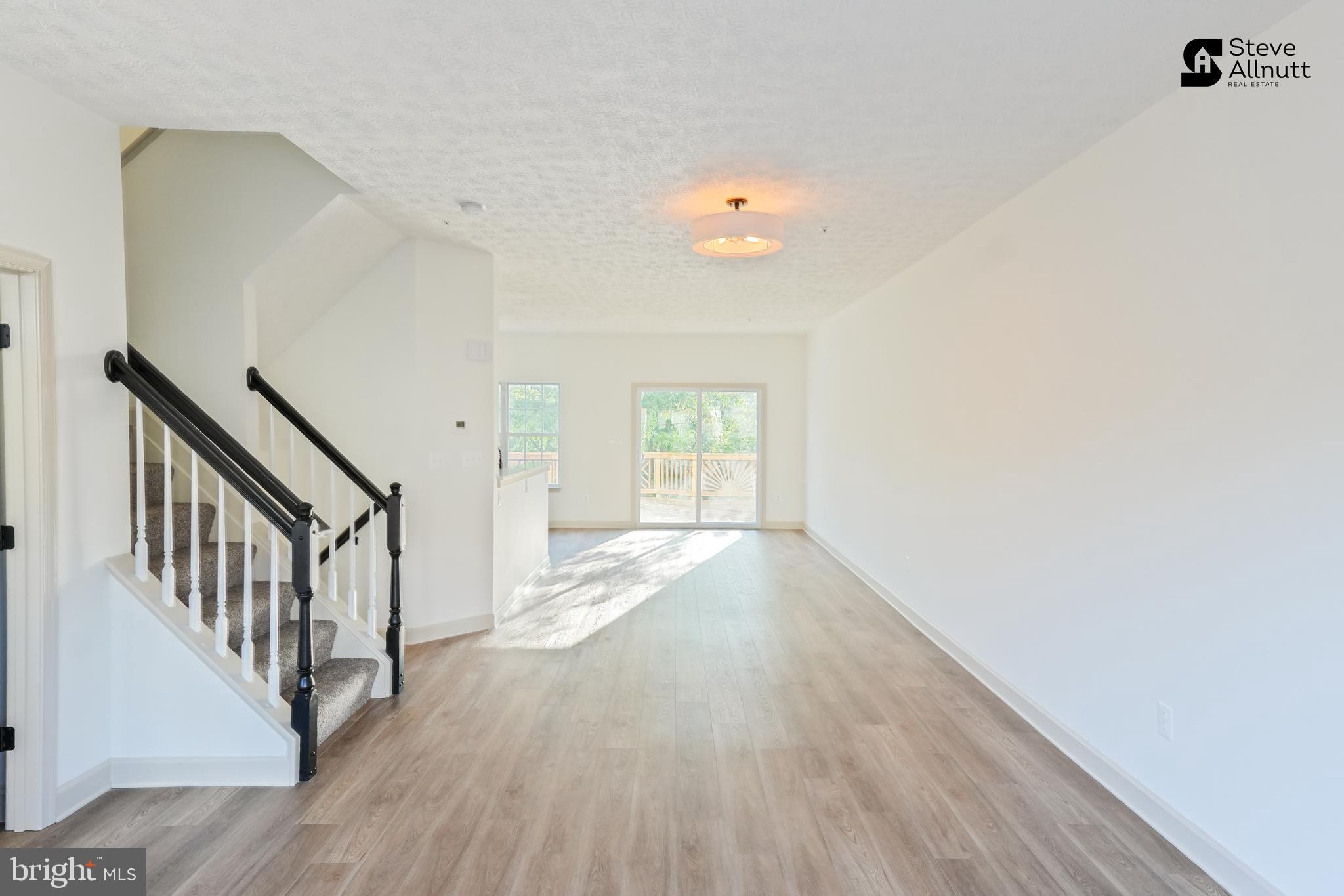 PLEASANT CHASE - Residential