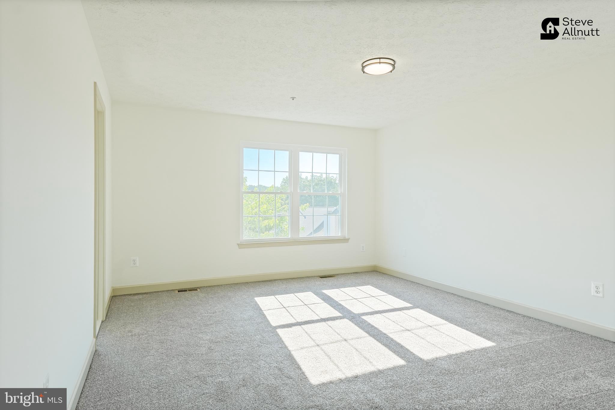 PLEASANT CHASE - Residential