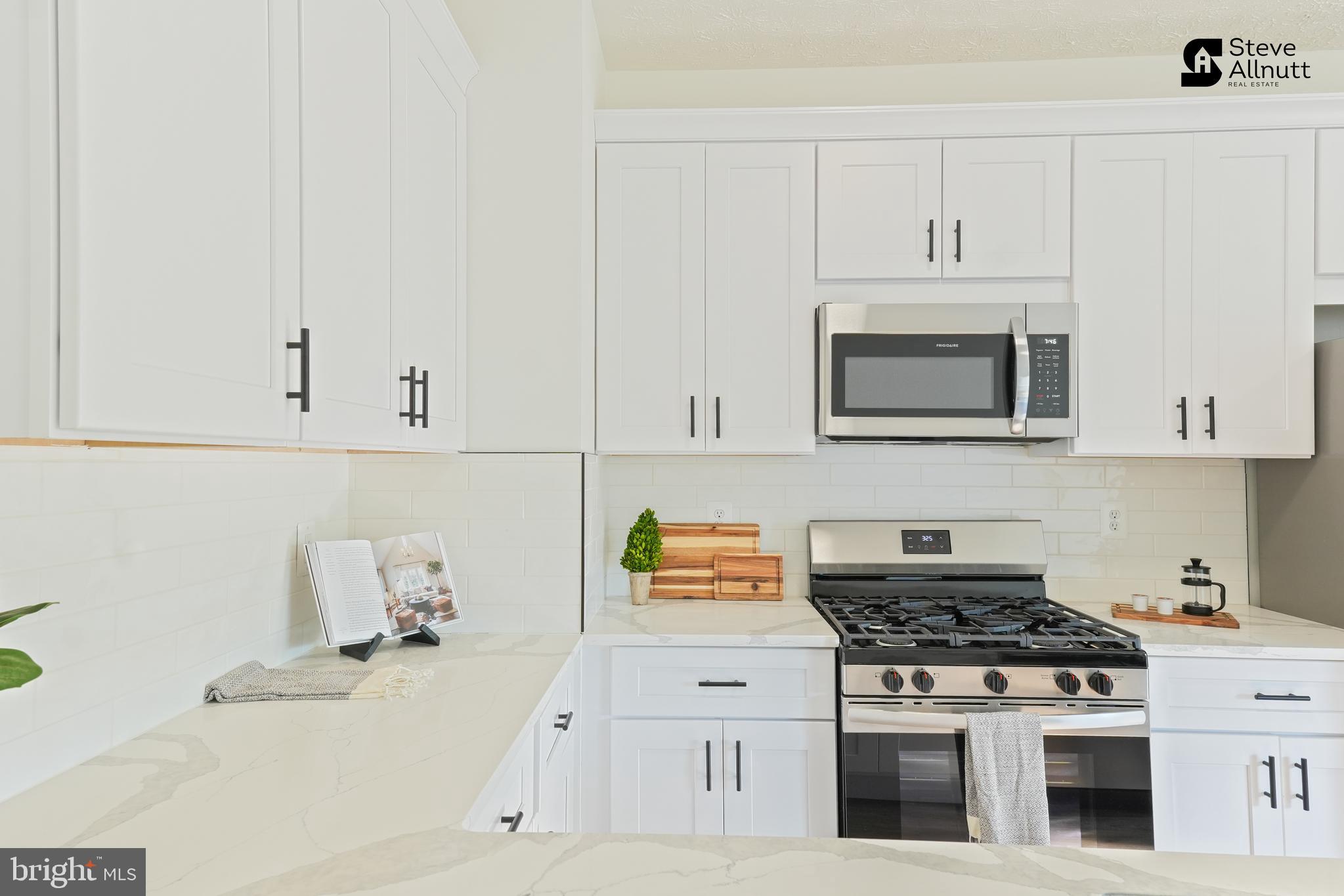 PLEASANT CHASE - Residential