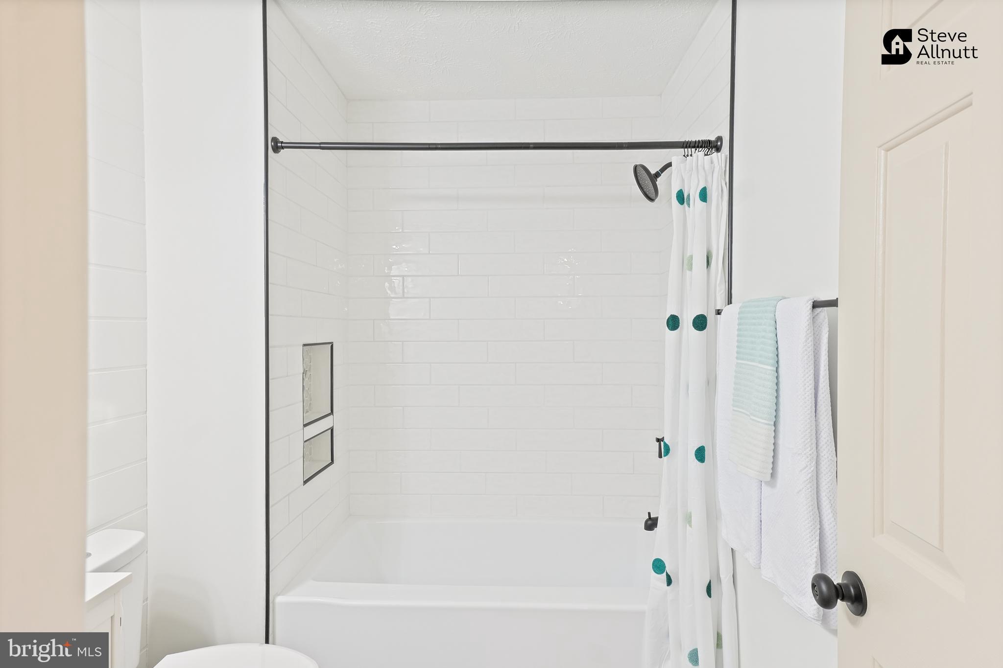 PLEASANT CHASE - Residential