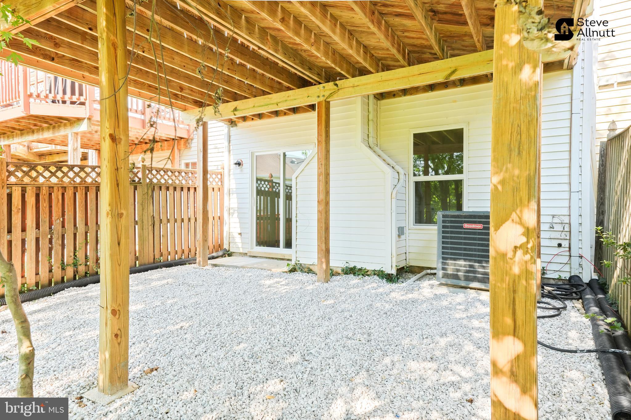 PLEASANT CHASE - Residential