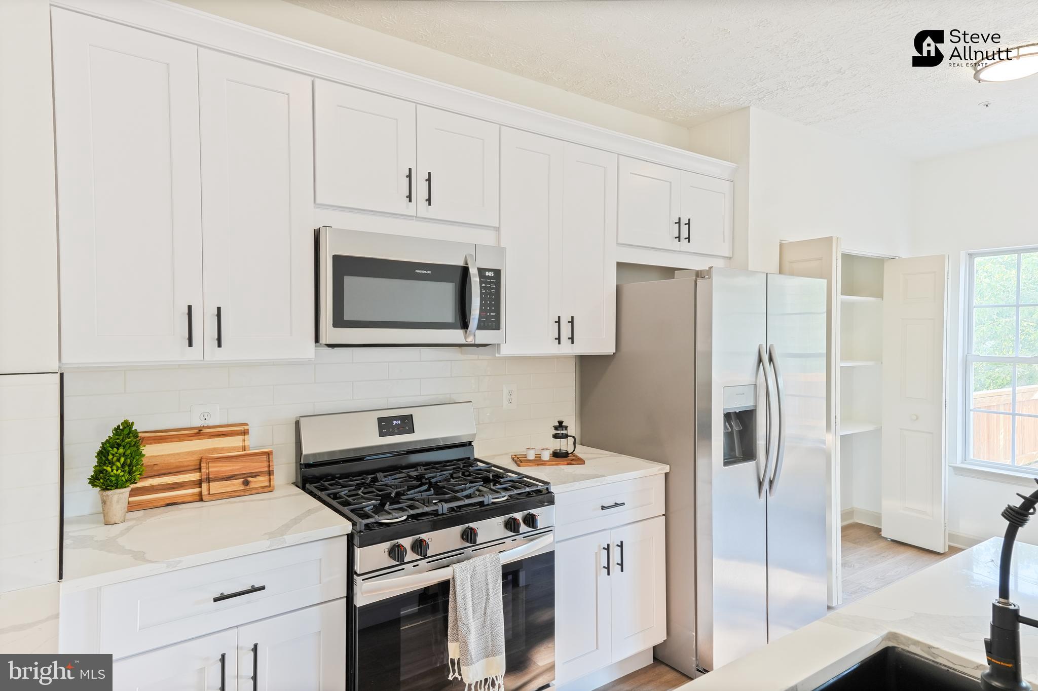 PLEASANT CHASE - Residential