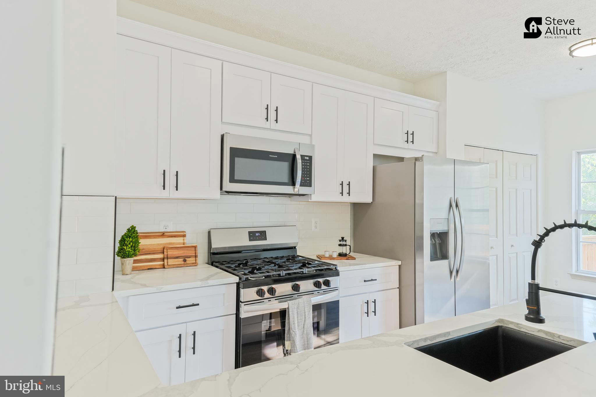 PLEASANT CHASE - Residential