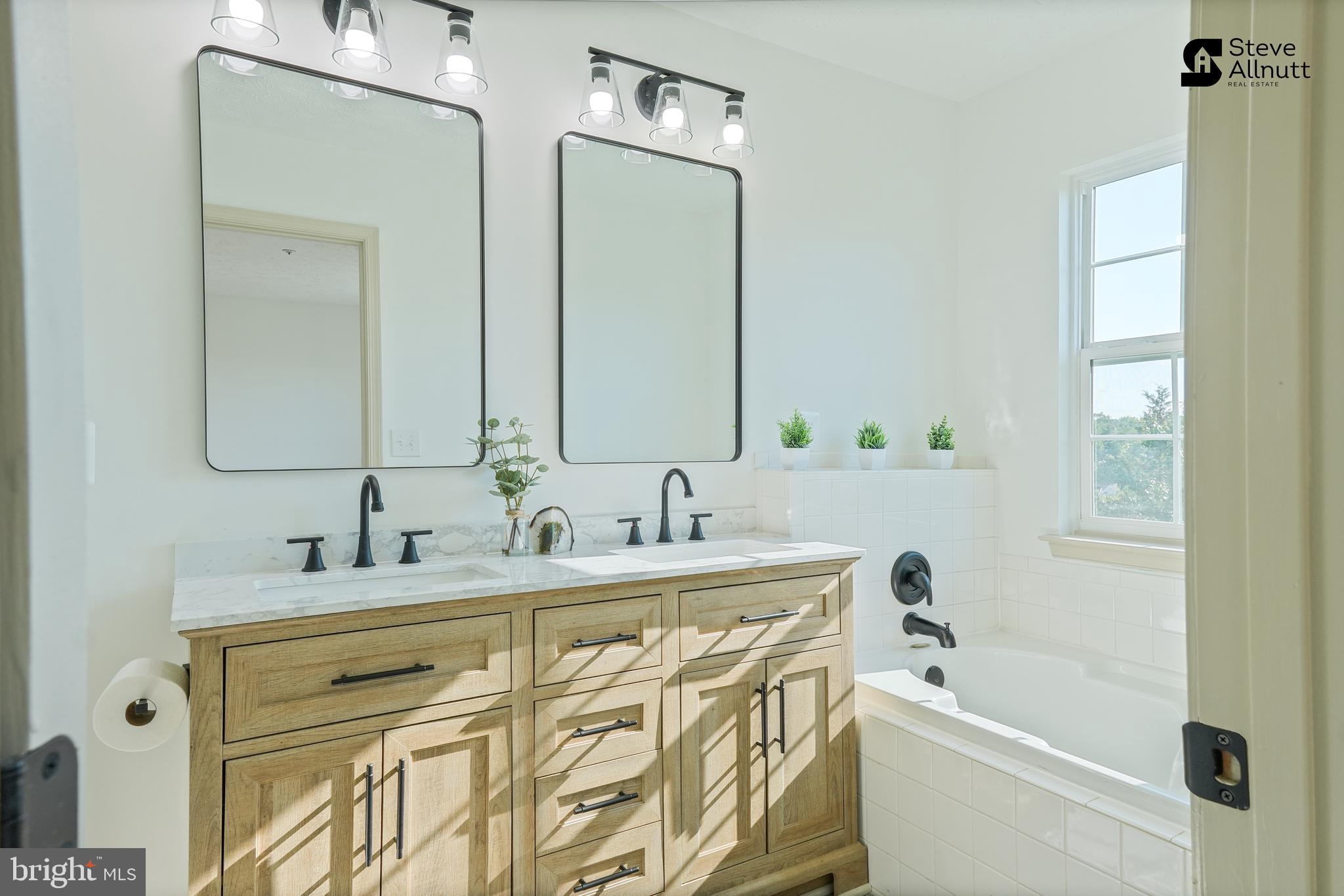 PLEASANT CHASE - Residential