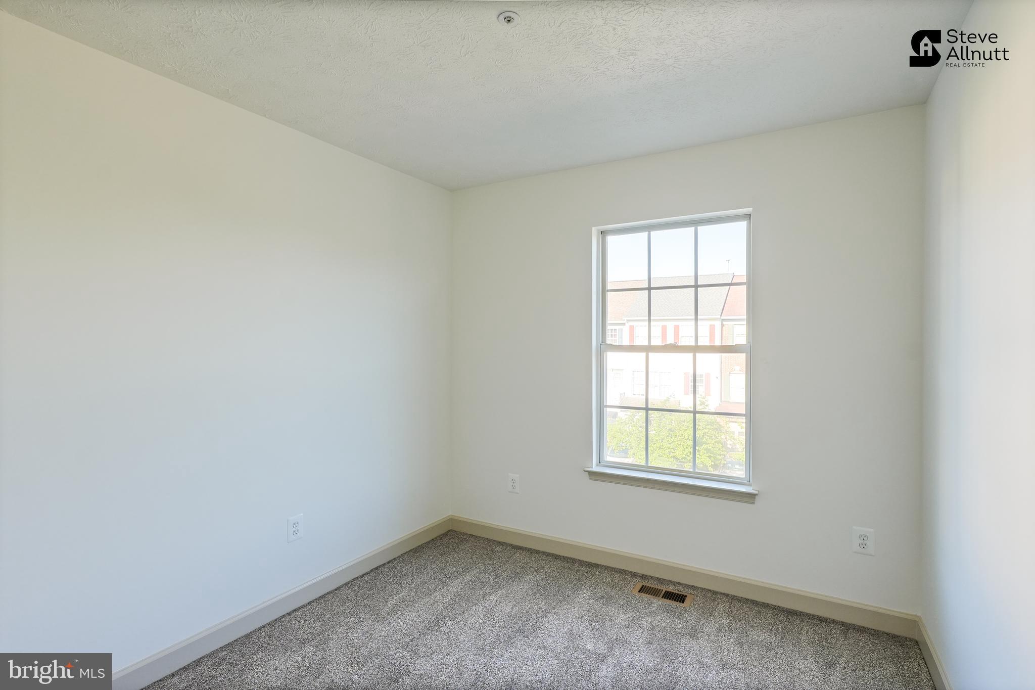 PLEASANT CHASE - Residential