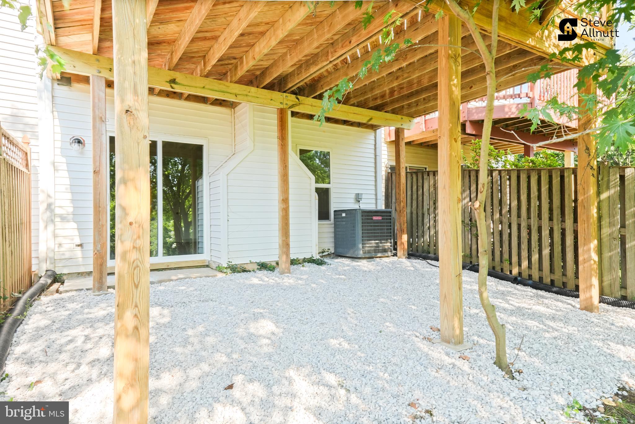 PLEASANT CHASE - Residential