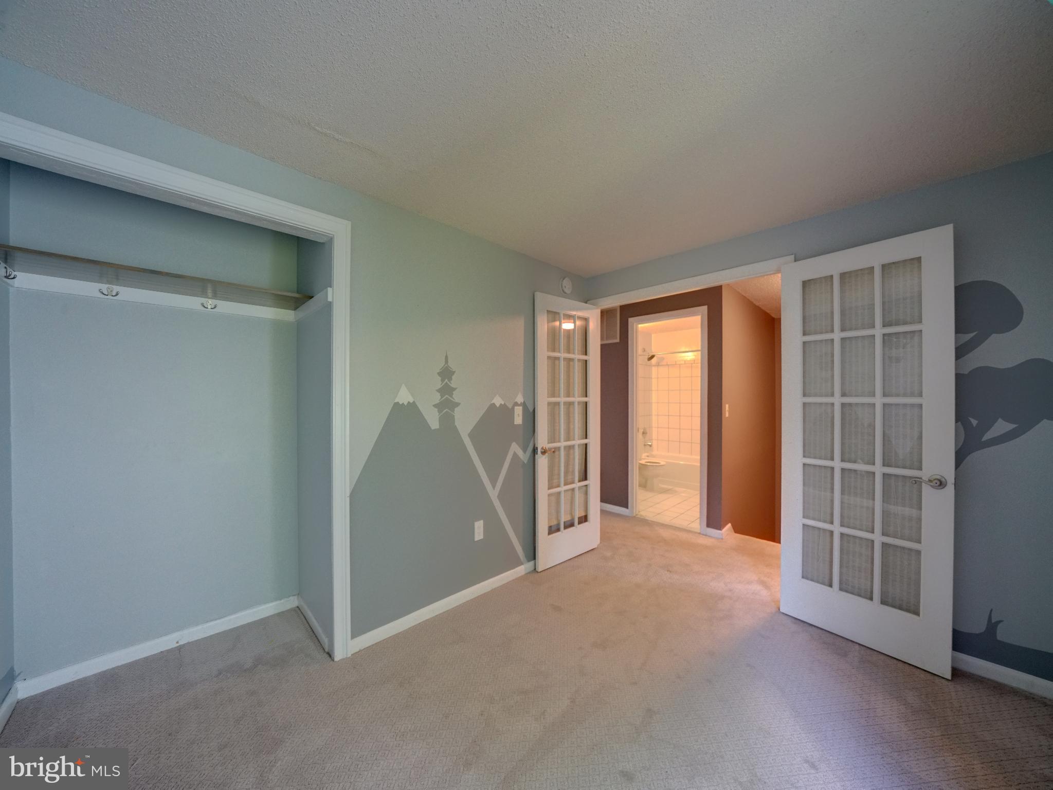 TOWN CENTER - Residential Lease