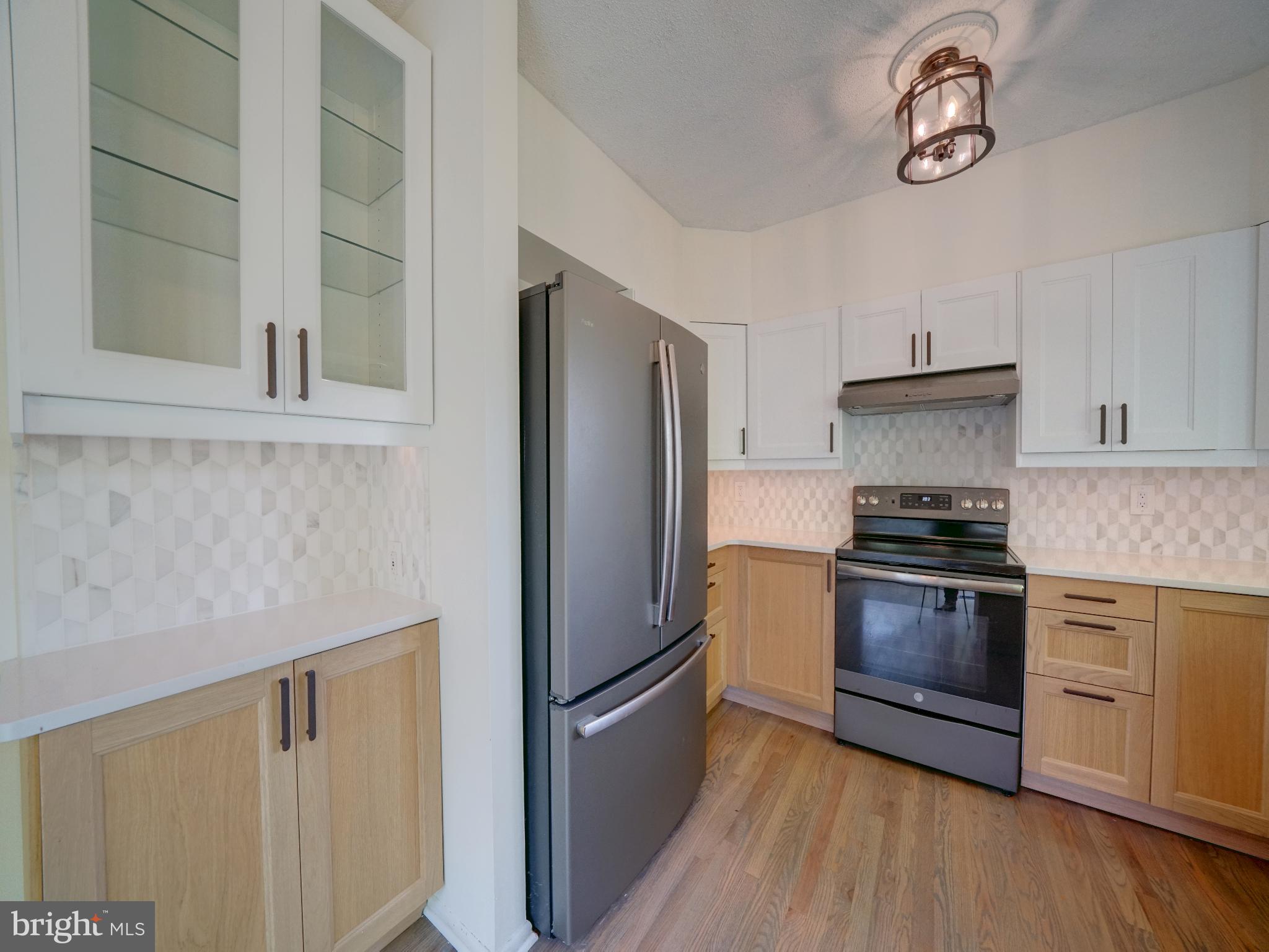 TOWN CENTER - Residential Lease