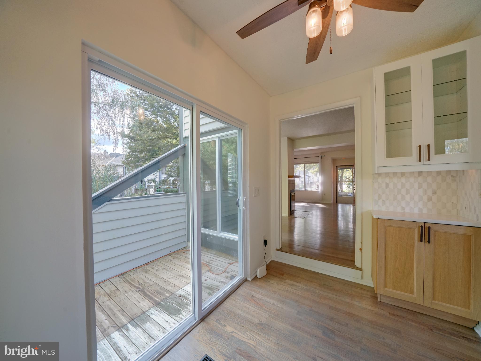 TOWN CENTER - Residential Lease