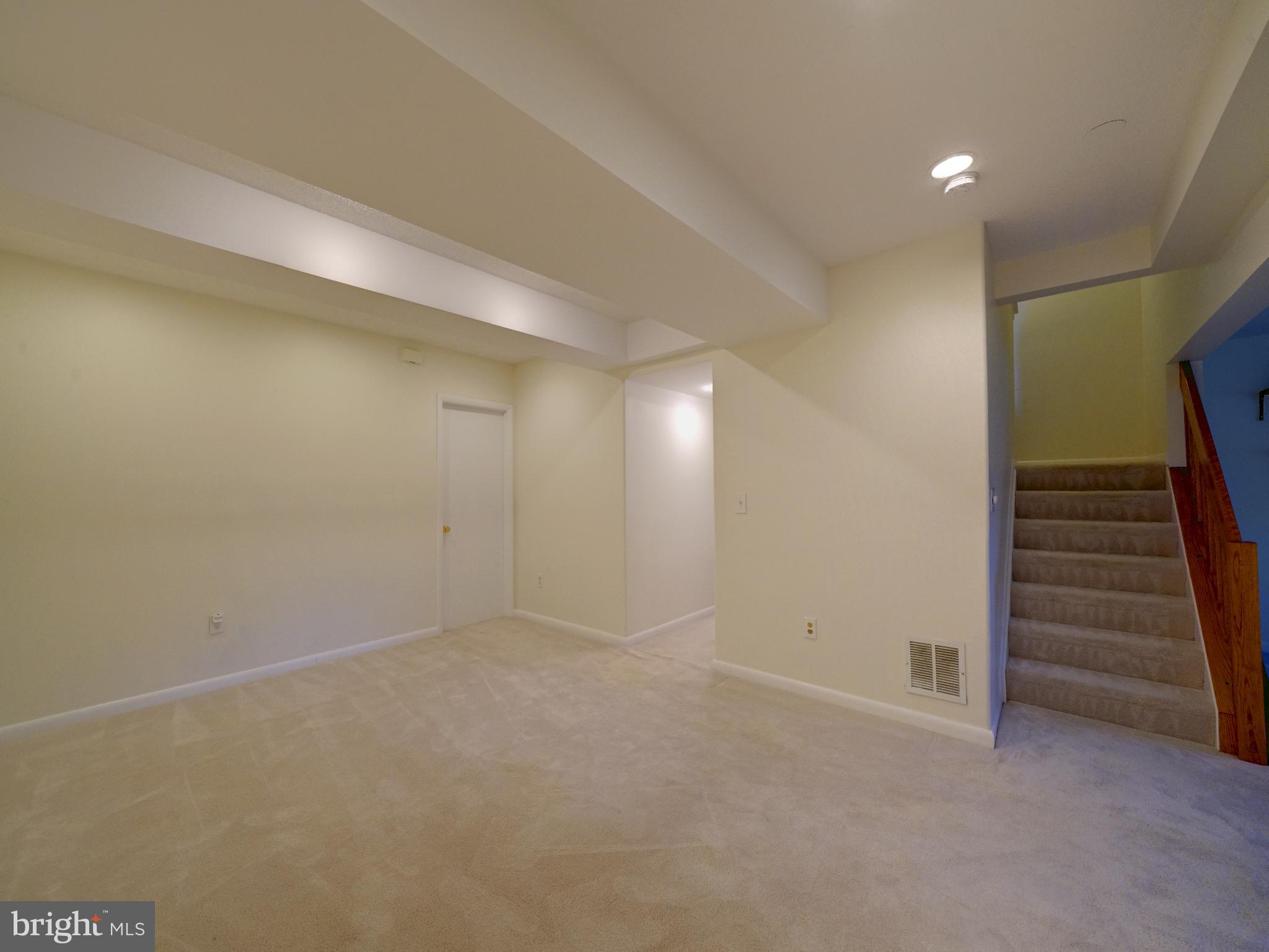 TOWN CENTER - Residential Lease