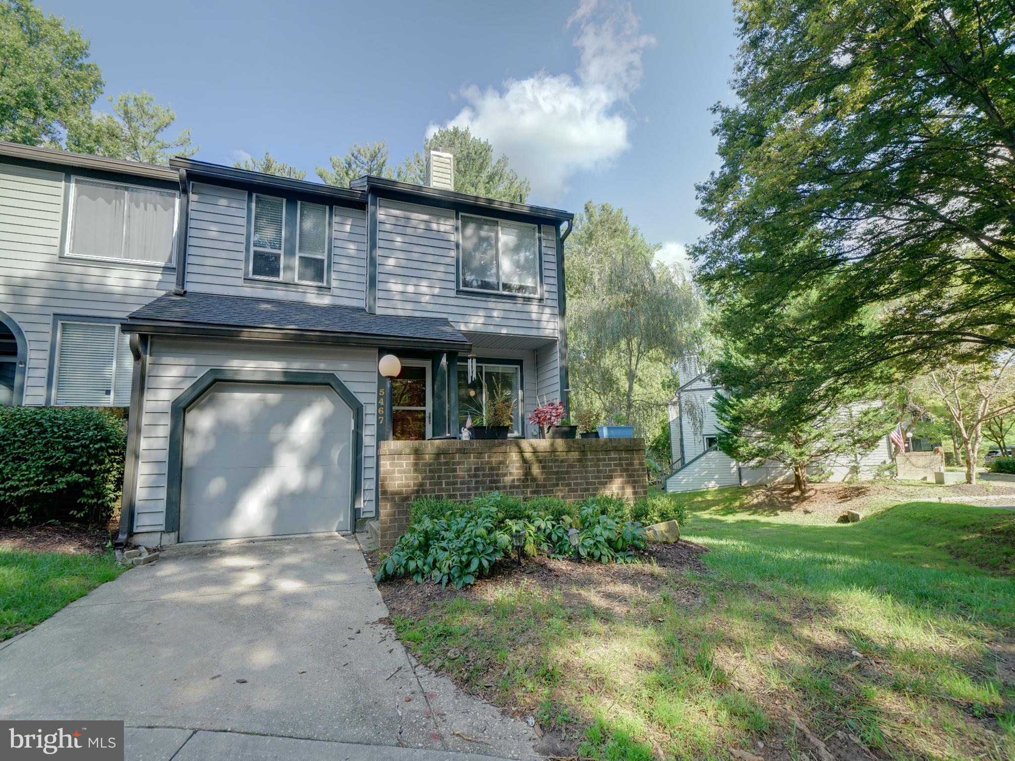 TOWN CENTER - Residential Lease