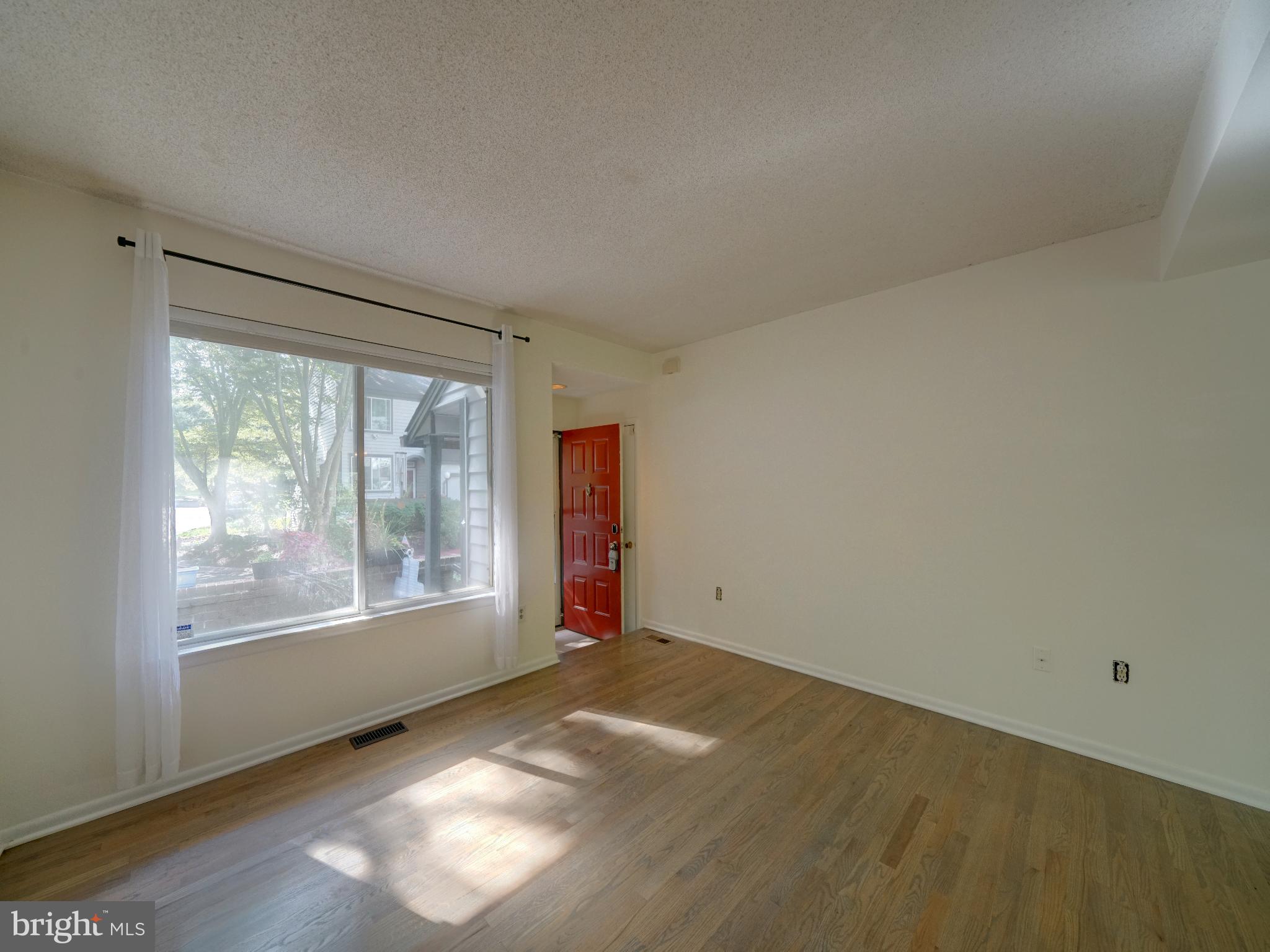 TOWN CENTER - Residential Lease