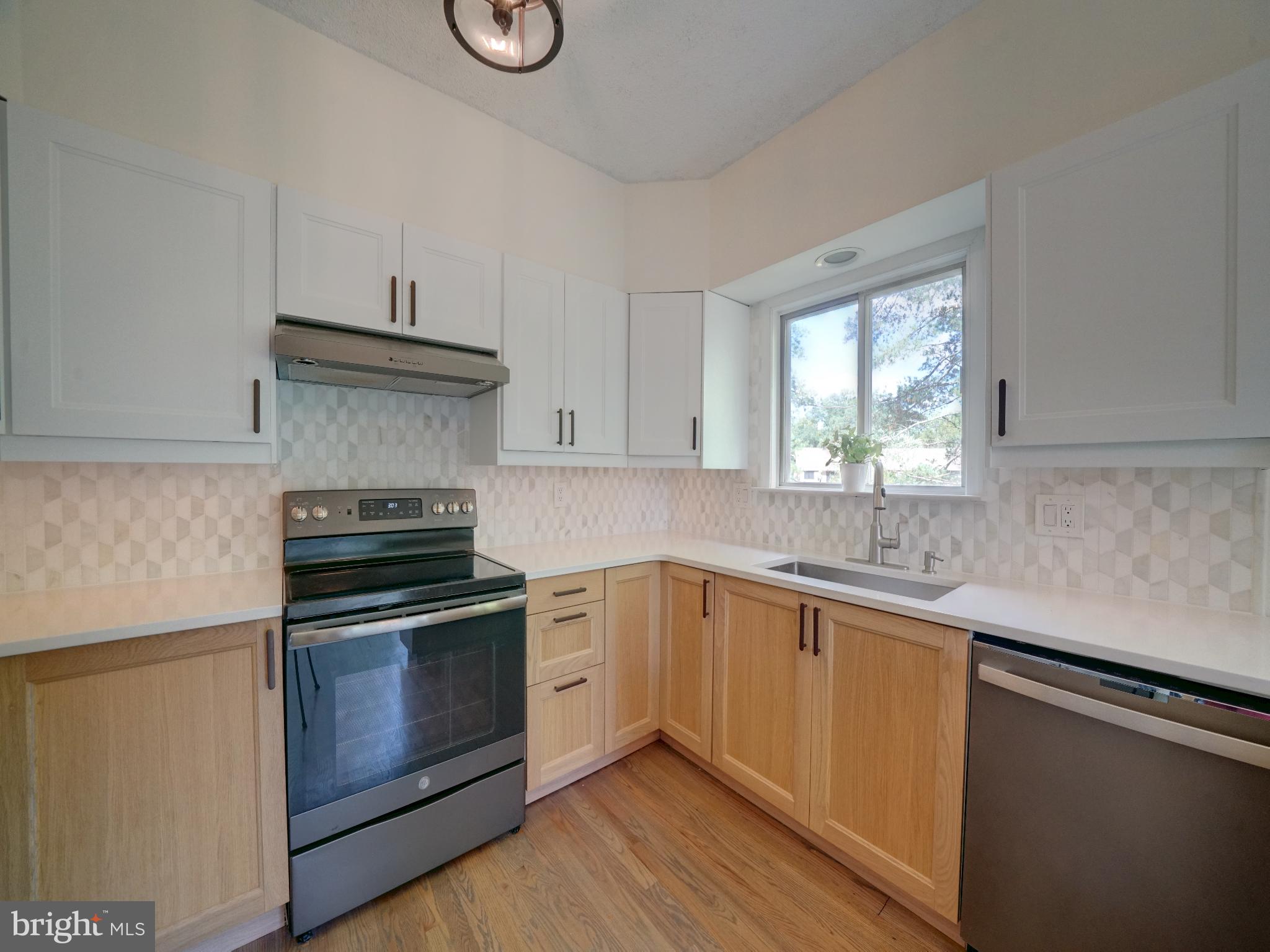 TOWN CENTER - Residential Lease