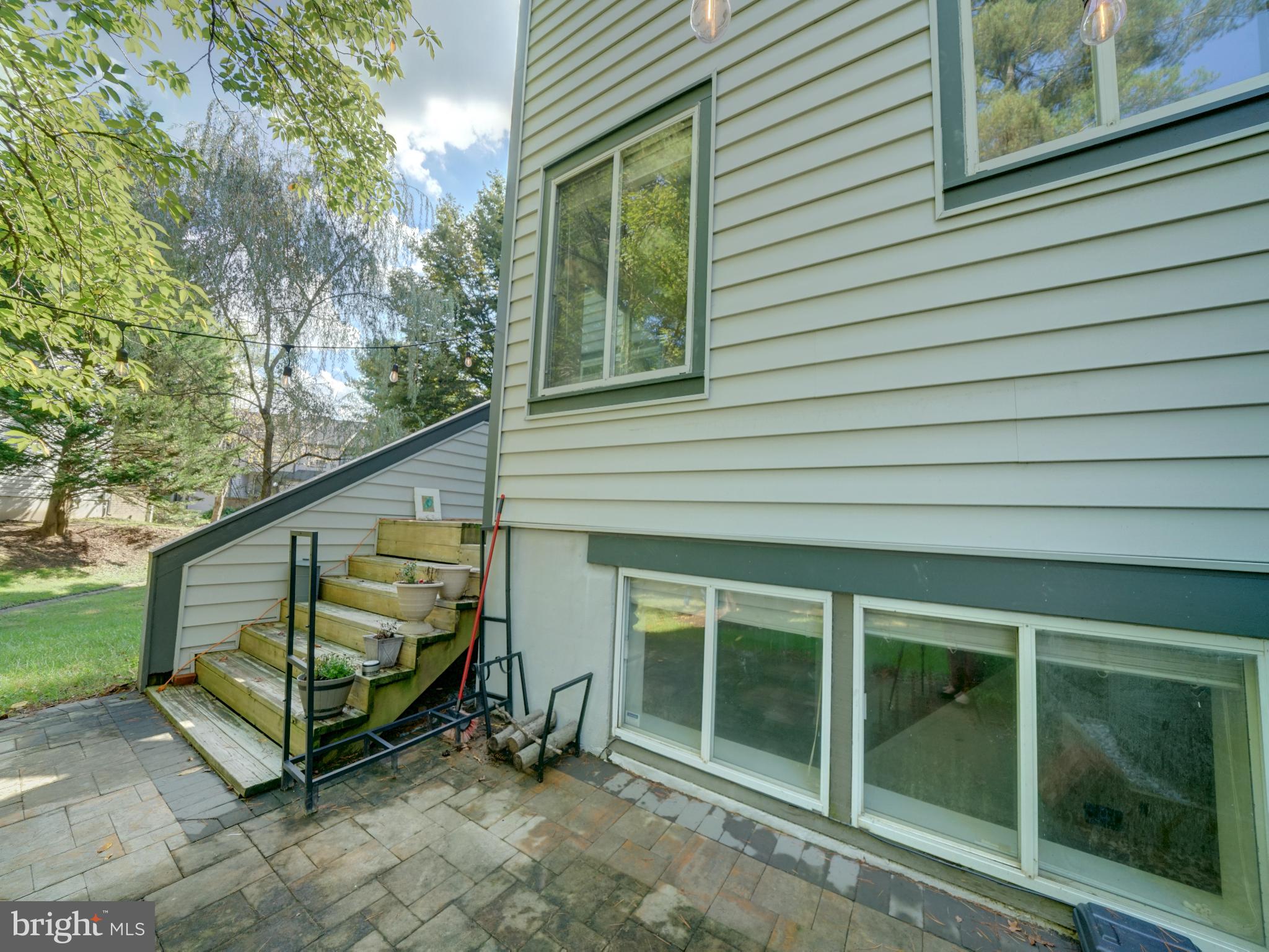 TOWN CENTER - Residential Lease