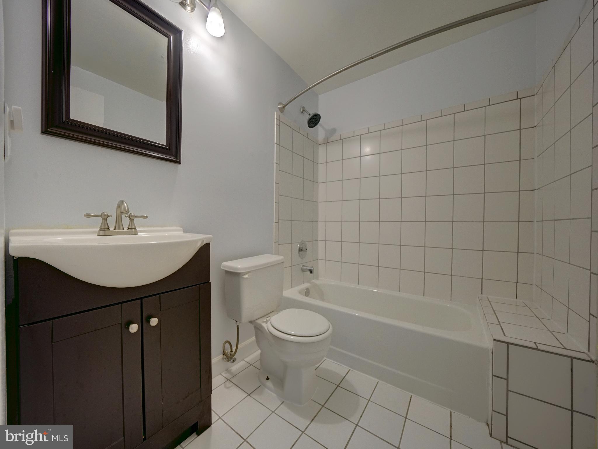 TOWN CENTER - Residential Lease