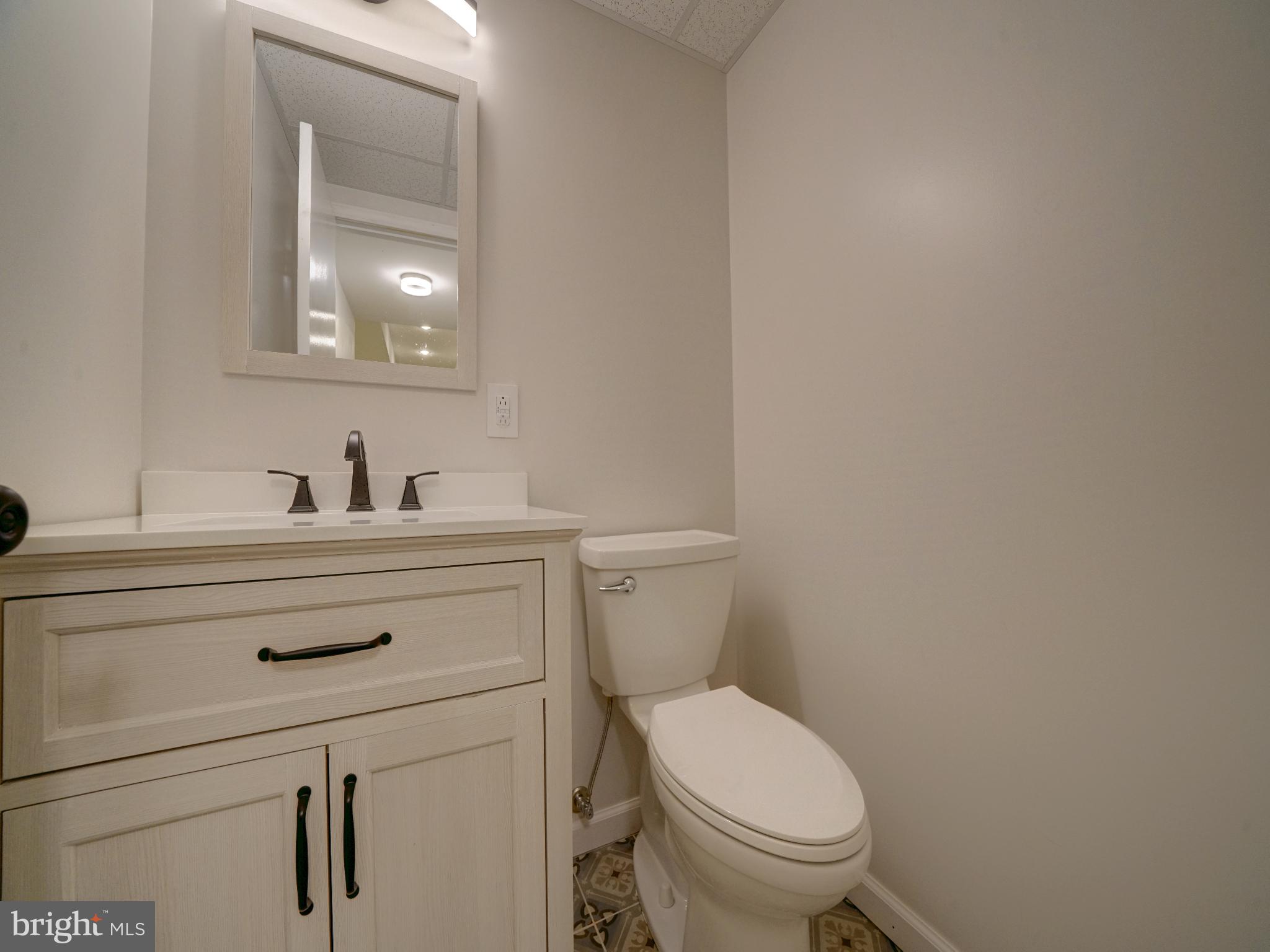 TOWN CENTER - Residential Lease