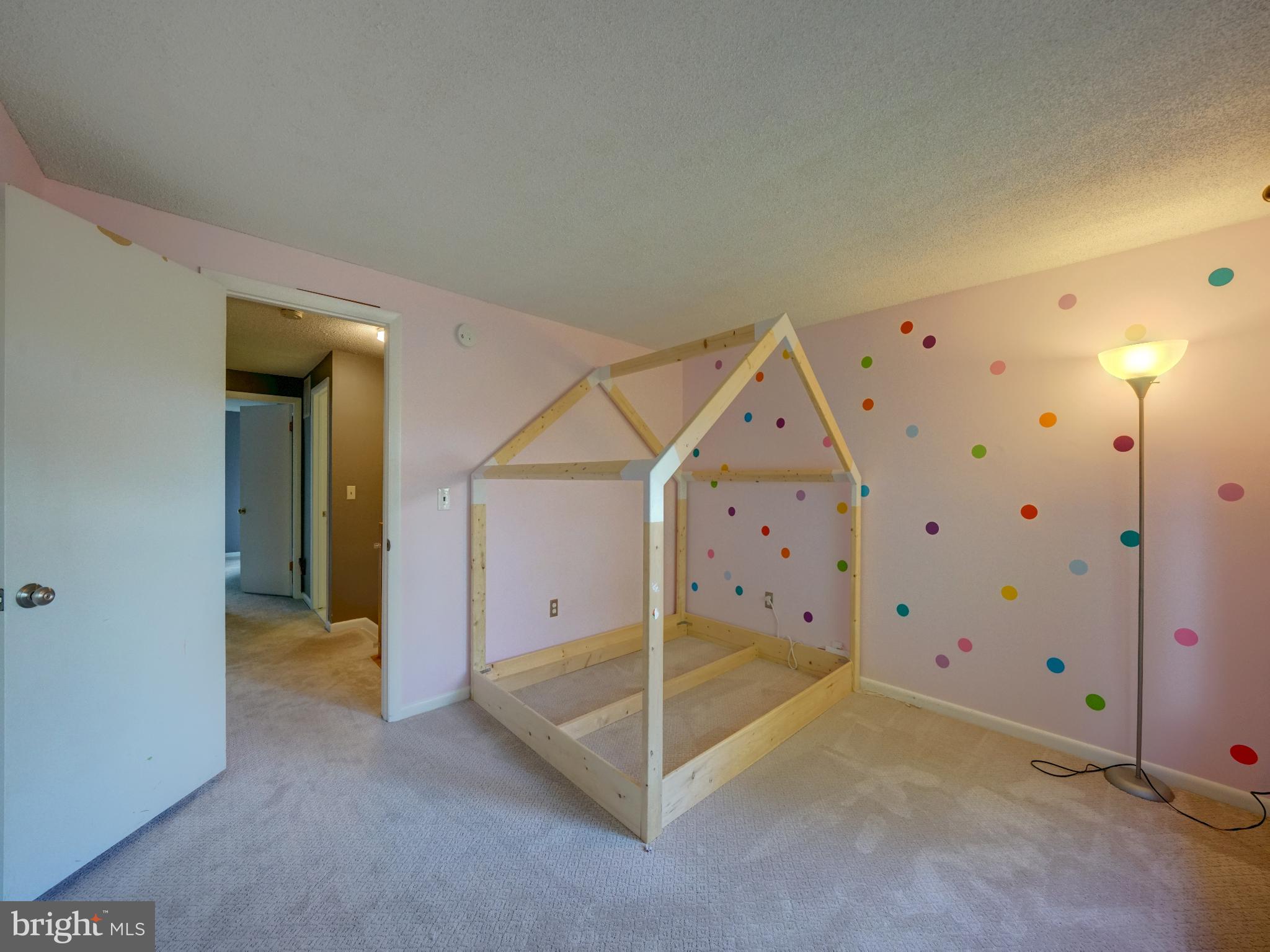 TOWN CENTER - Residential Lease