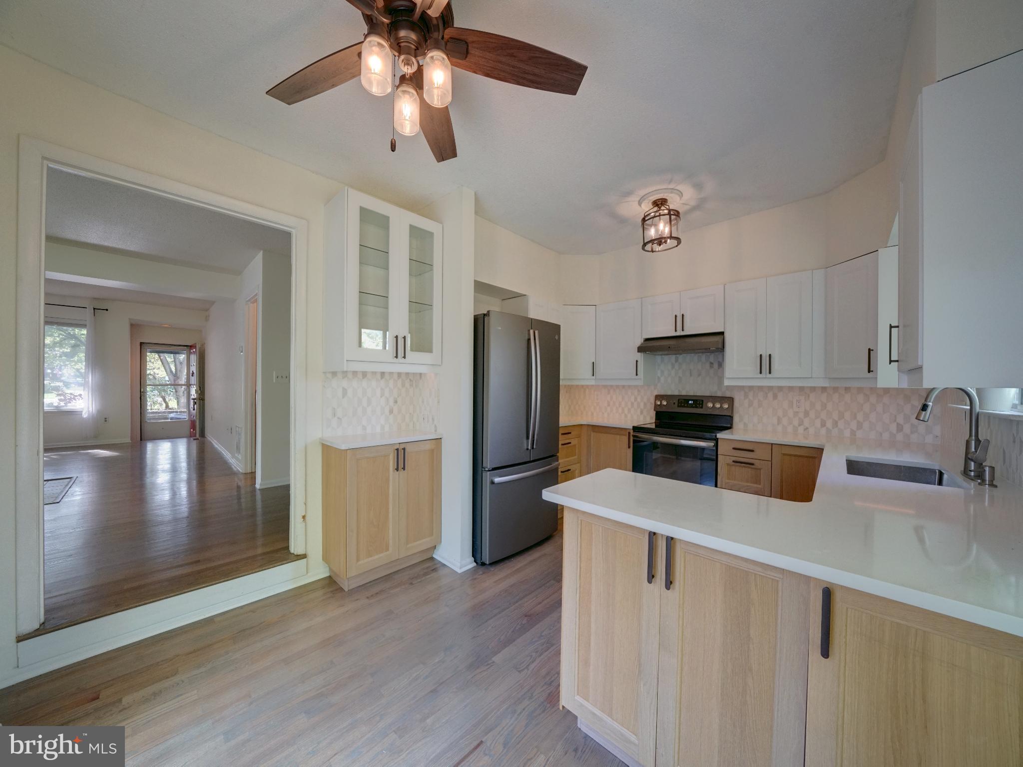 TOWN CENTER - Residential Lease