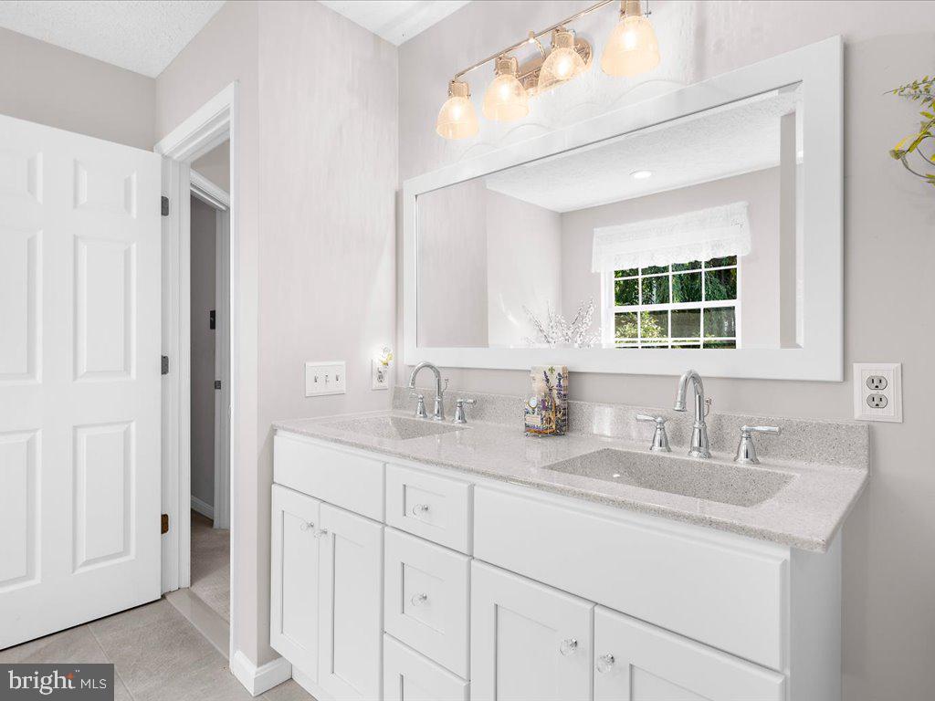 VILLAGE OF BYNUM RUN - Residential