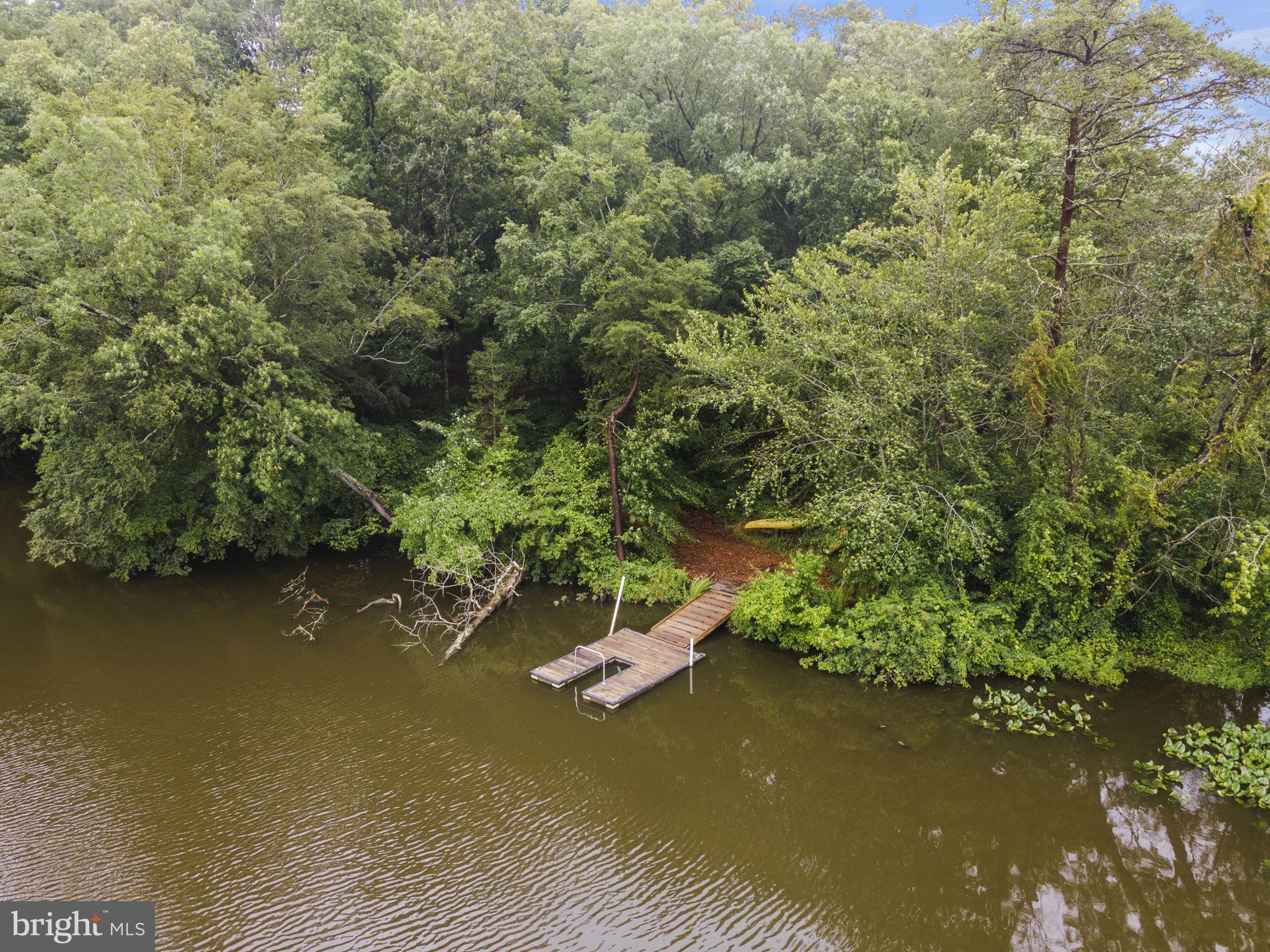 COLLINS POINT - Residential