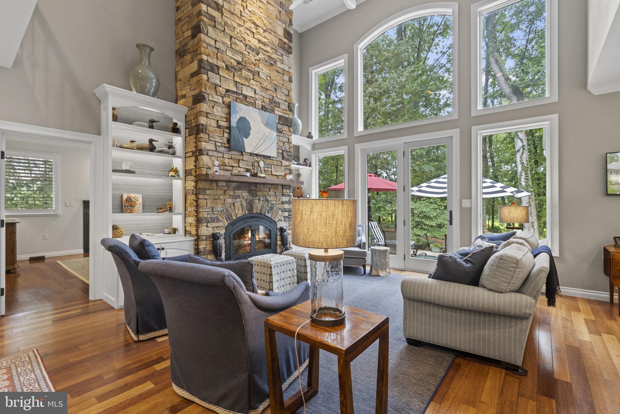 COLLINS POINT - Residential