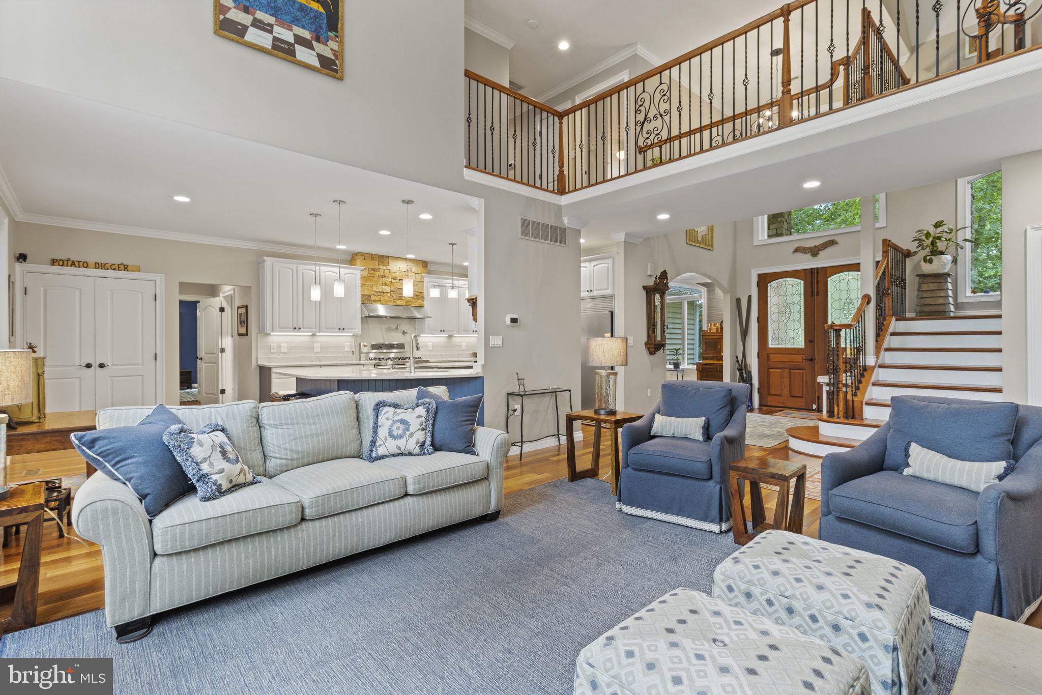 COLLINS POINT - Residential