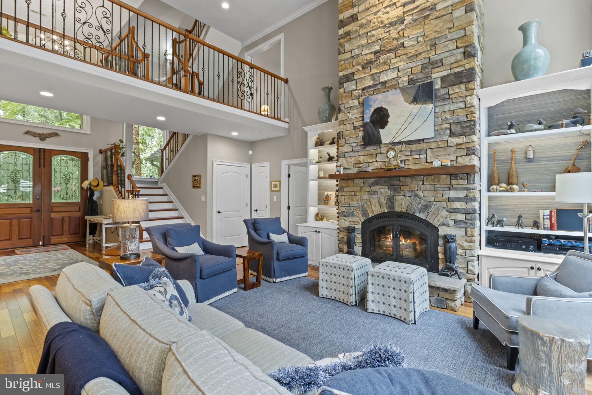 COLLINS POINT - Residential