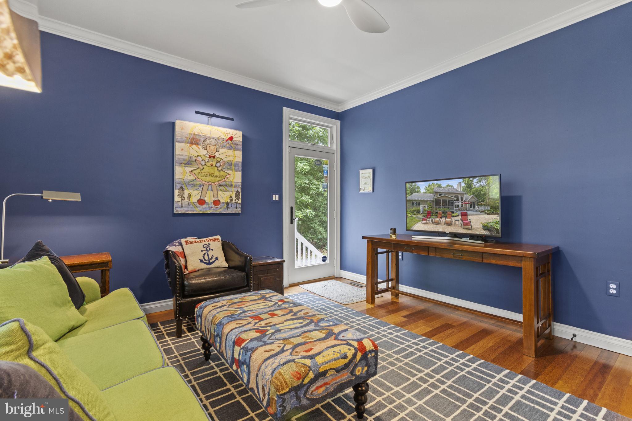 COLLINS POINT - Residential